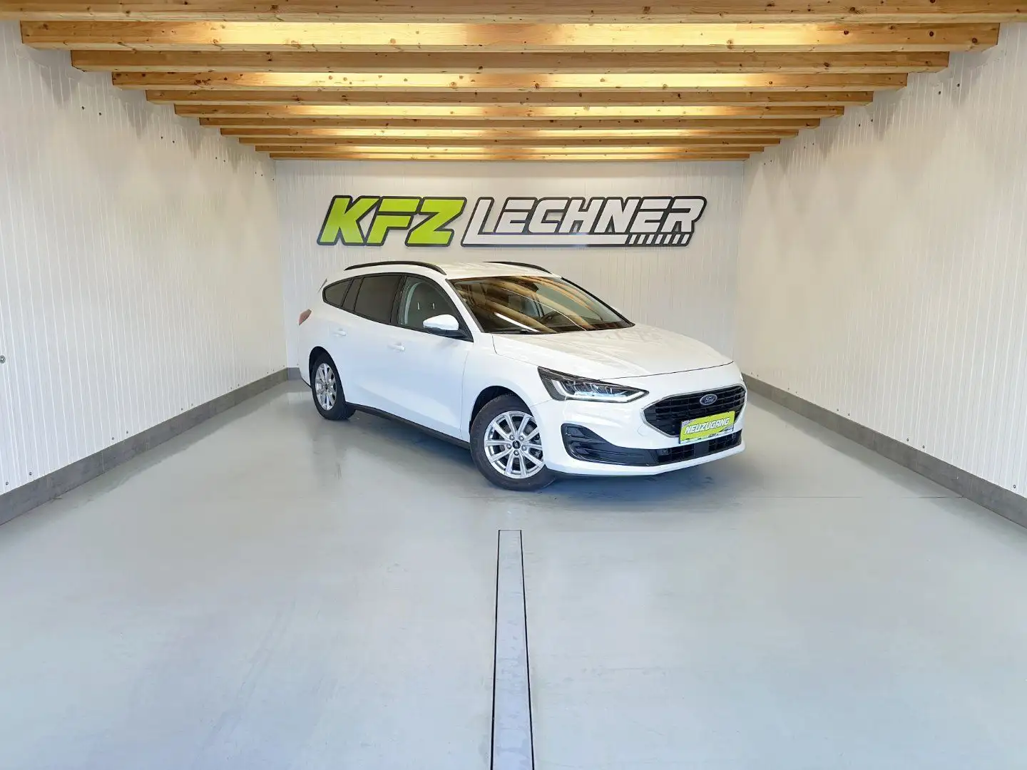 Ford Focus Turnier 1.5 EcoBl. "SITZH*NAVI*TEMP*LED" Weiß - 1