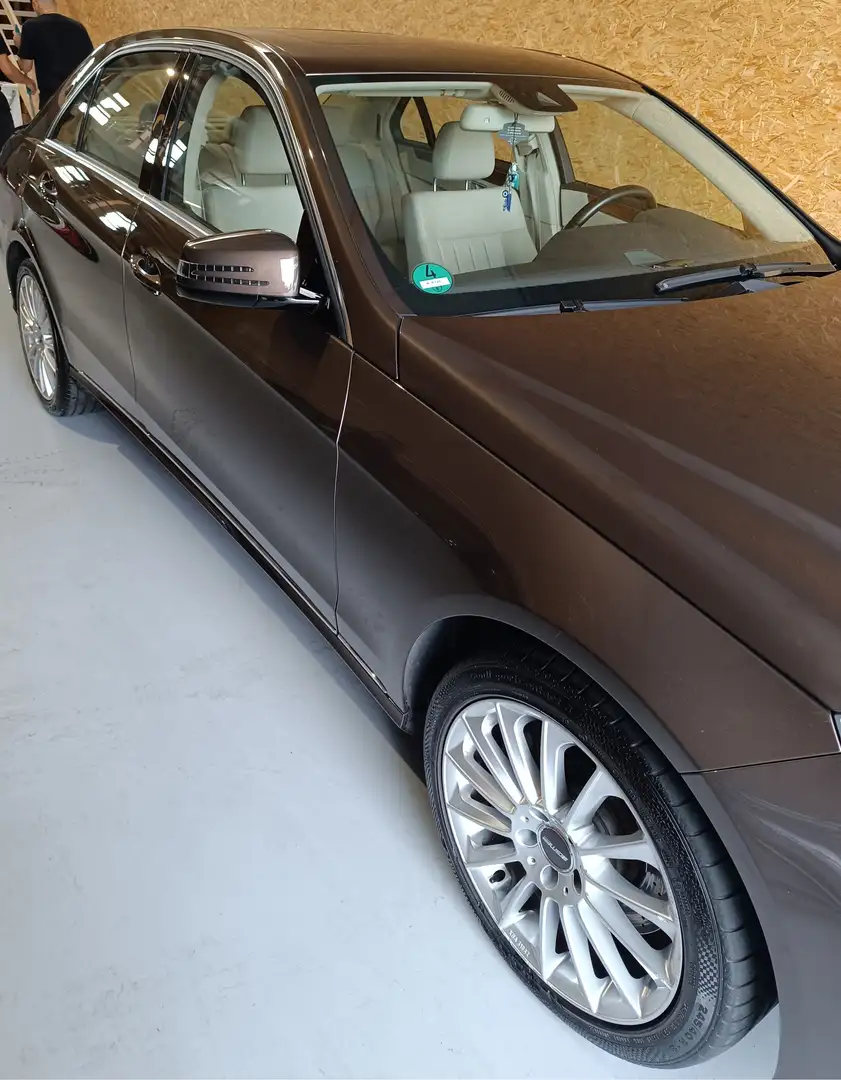 Mercedes-Benz E 400 E-Klasse 4Matic 7G-TRONIC Braun - 2