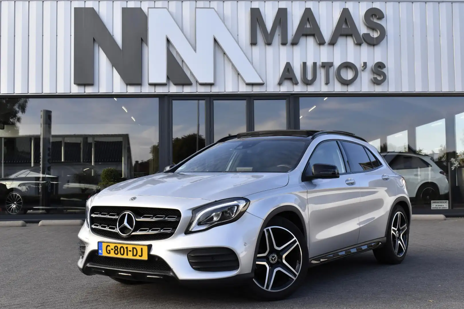 Mercedes-Benz GLA 180 Business Solution AMG Night Upgrade Grigio - 1