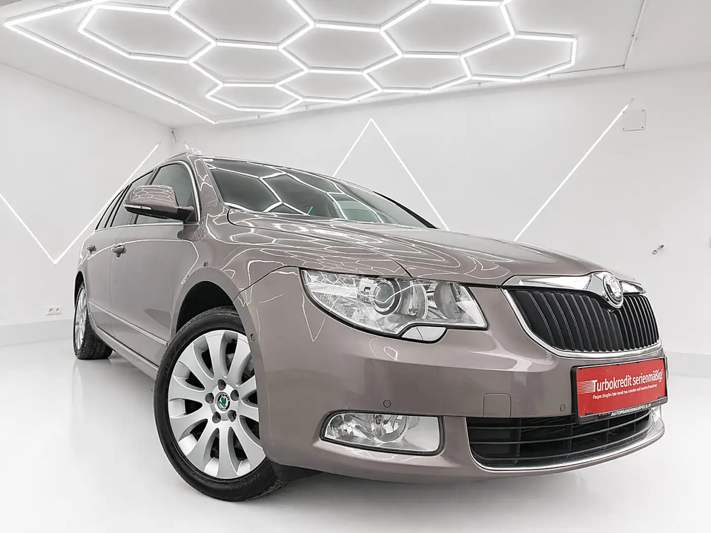 Skoda Superb Combi 1,4 TSI Elegance Braun - 2