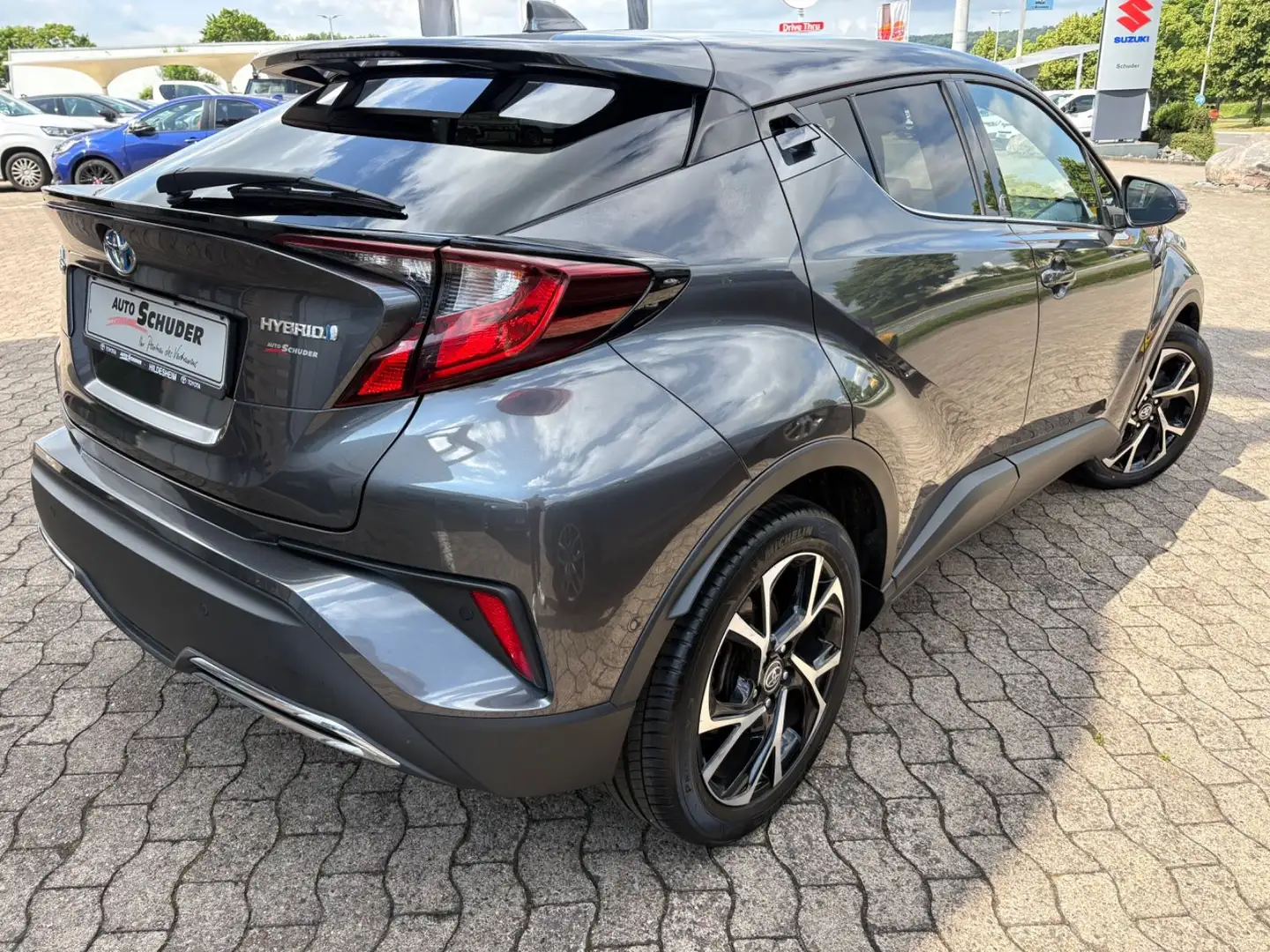 Toyota C-HR Hybrid Team D **NAVI** Grau - 2