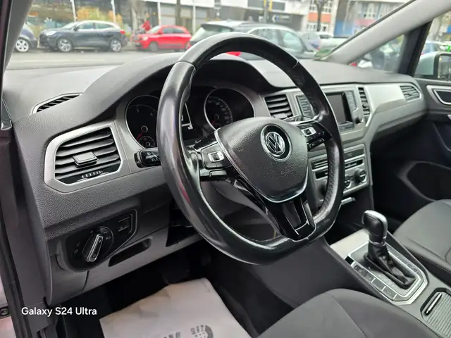 Volkswagen Golf Sportsvan view 6