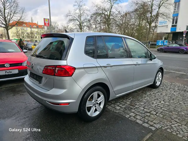 Volkswagen Golf Sportsvan view 4