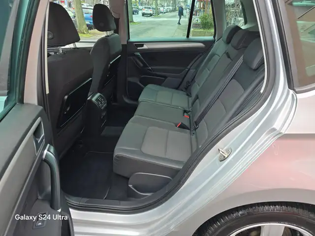Volkswagen Golf Sportsvan view 9