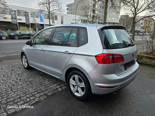 Volkswagen Golf Sportsvan view 3