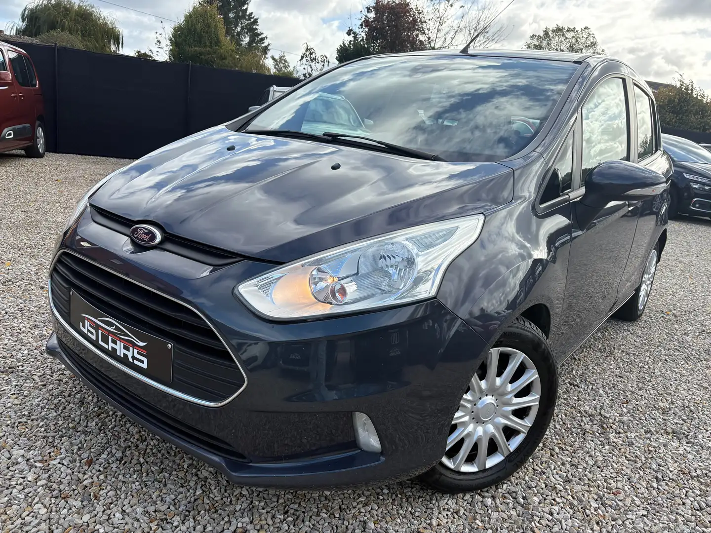 Ford B-Max 1.6 TDCi*1erPROP*PDC*AIRCO*FAIBLES TAXES*USB* Gris - 1