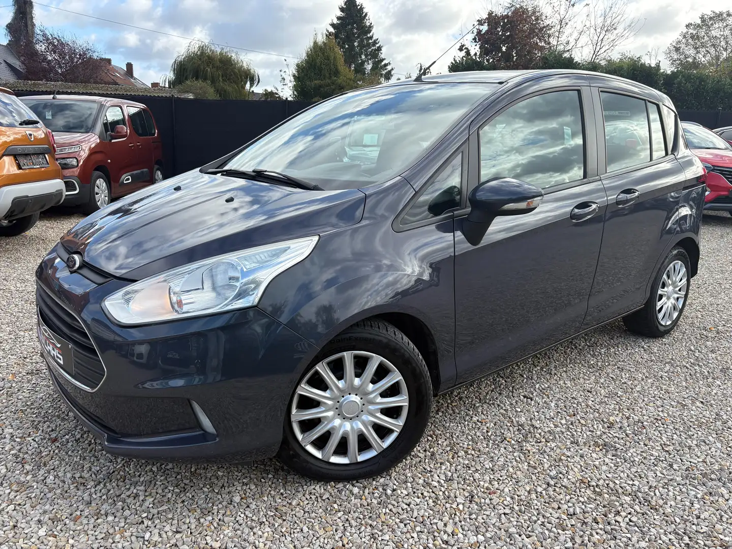 Ford B-Max 1.6 TDCi*1erPROP*PDC*AIRCO*FAIBLES TAXES*USB* Gris - 2