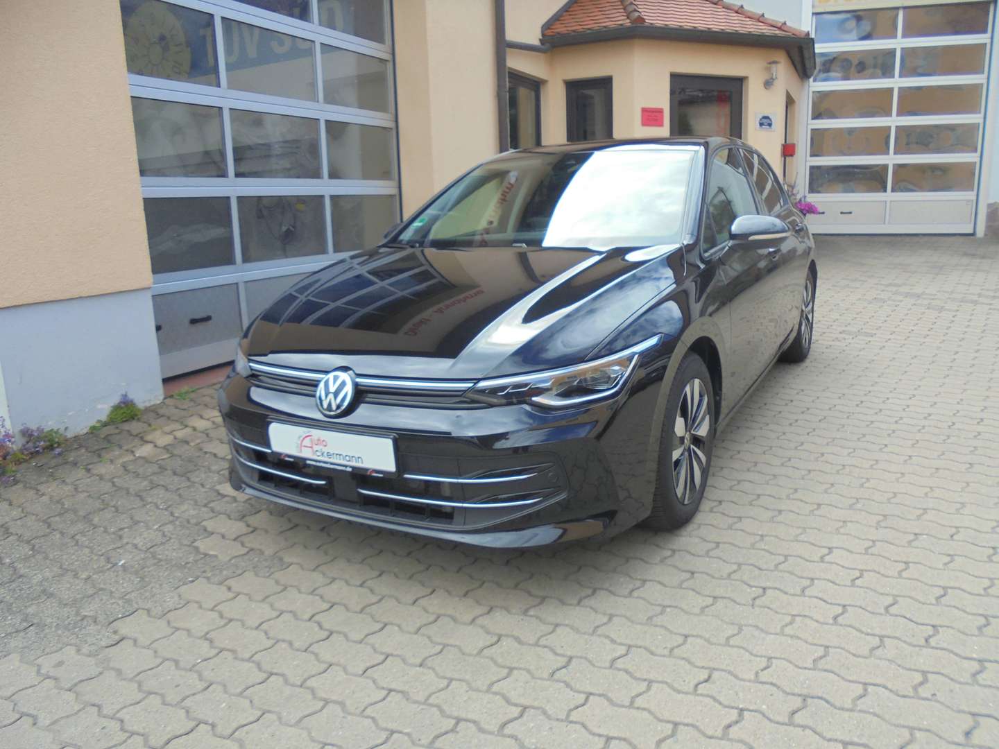 Volkswagen Golf nuo 443 €/ mėn Benzinas 2025m. Sedanas Automatinė
