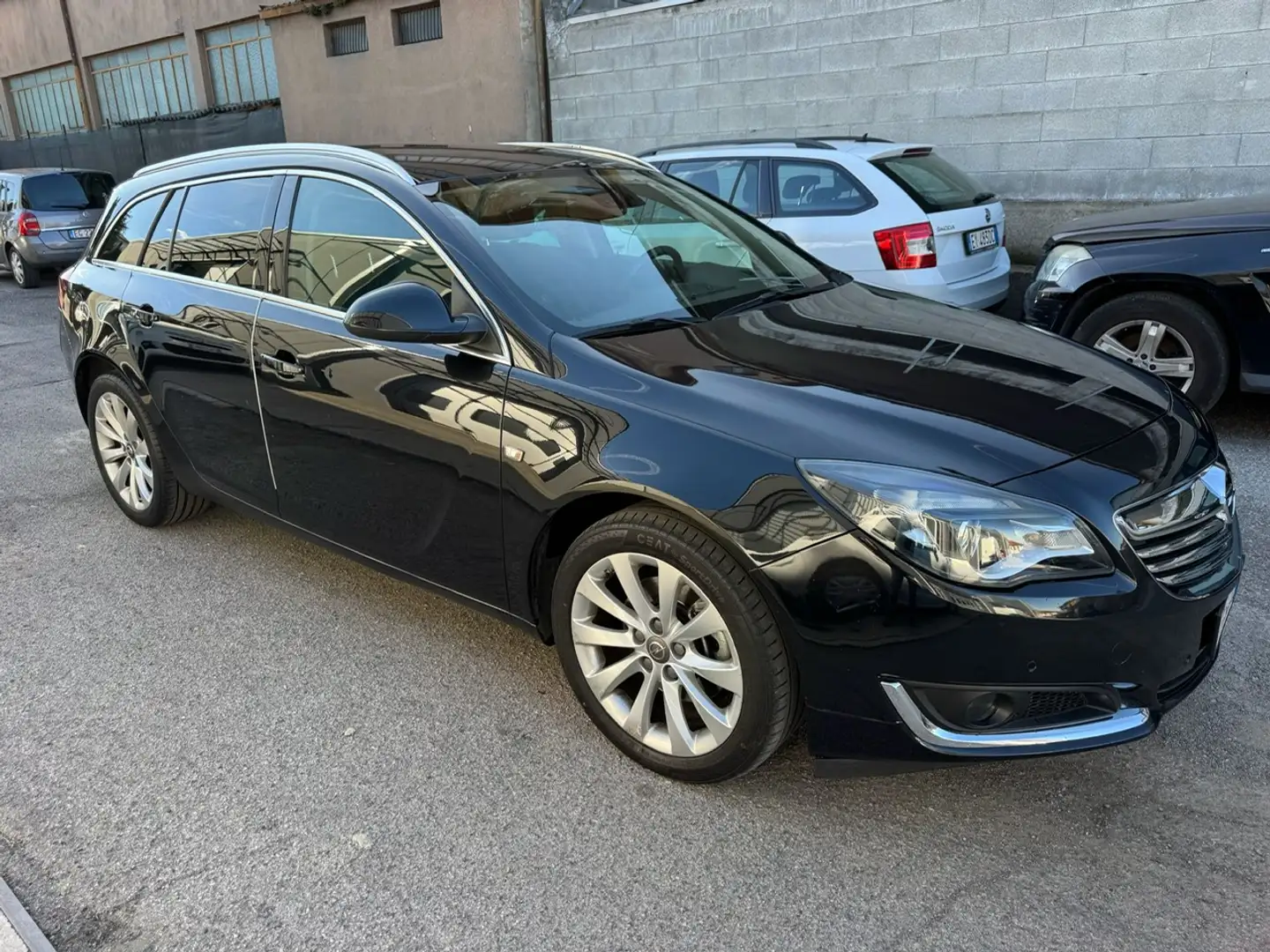 Opel Insignia 2.0 CDTI 163CV S&S Sports Tourer Cosmo*EURO5B Schwarz - 2