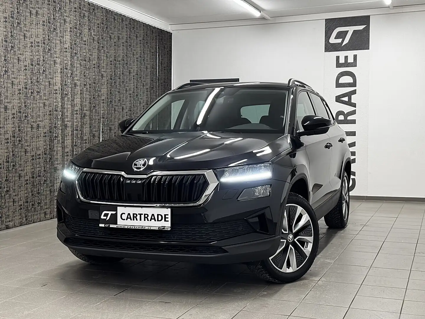 Skoda Karoq 2,0 TDI DSG Style / LED/ VIRTUAL/ ACC/ NAVI/ AP... Schwarz - 1