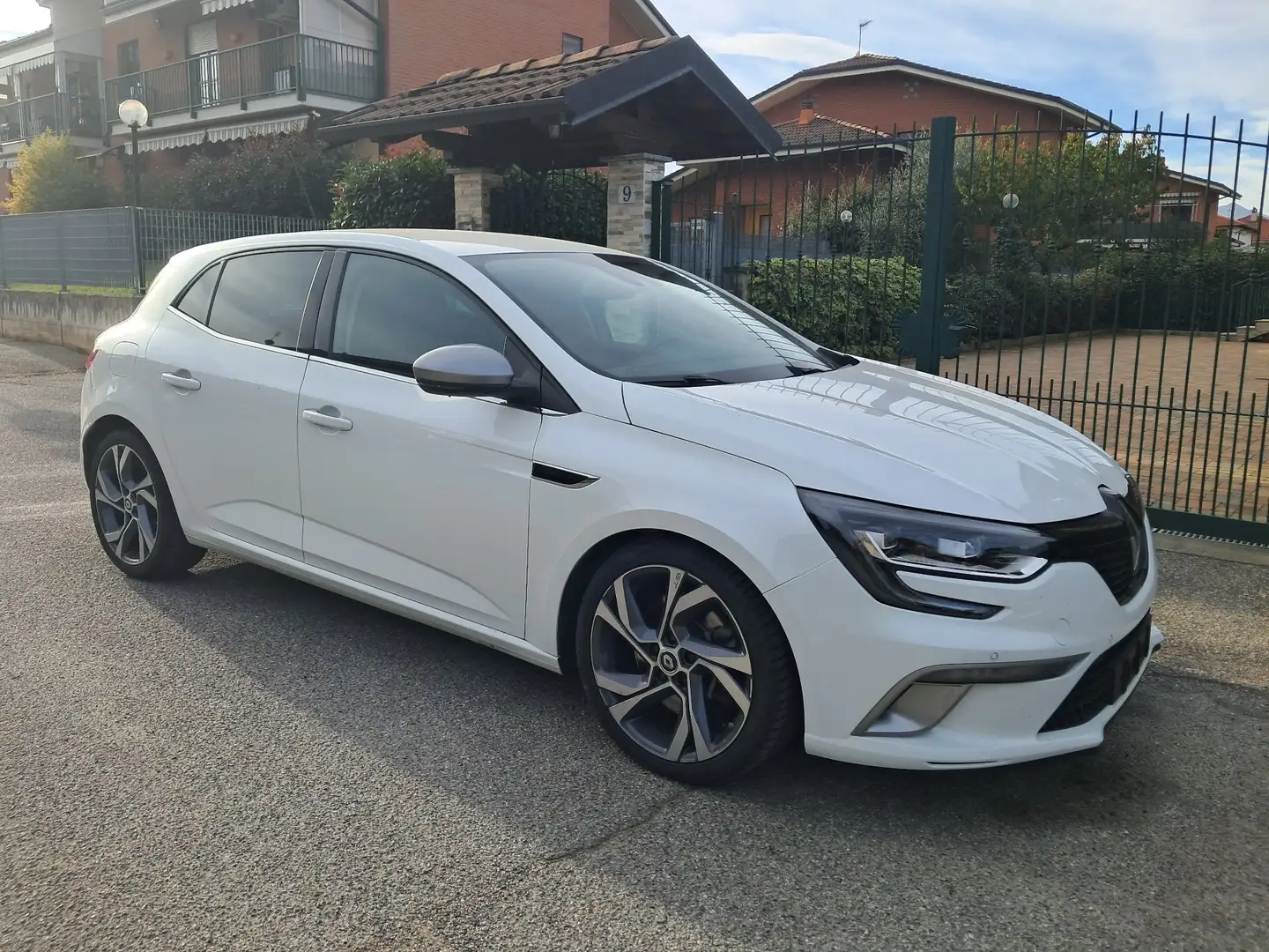 Renault Megane RENAULT MEGANE 1.6 tce Gt 205cv edc full!! export Blanc - 1