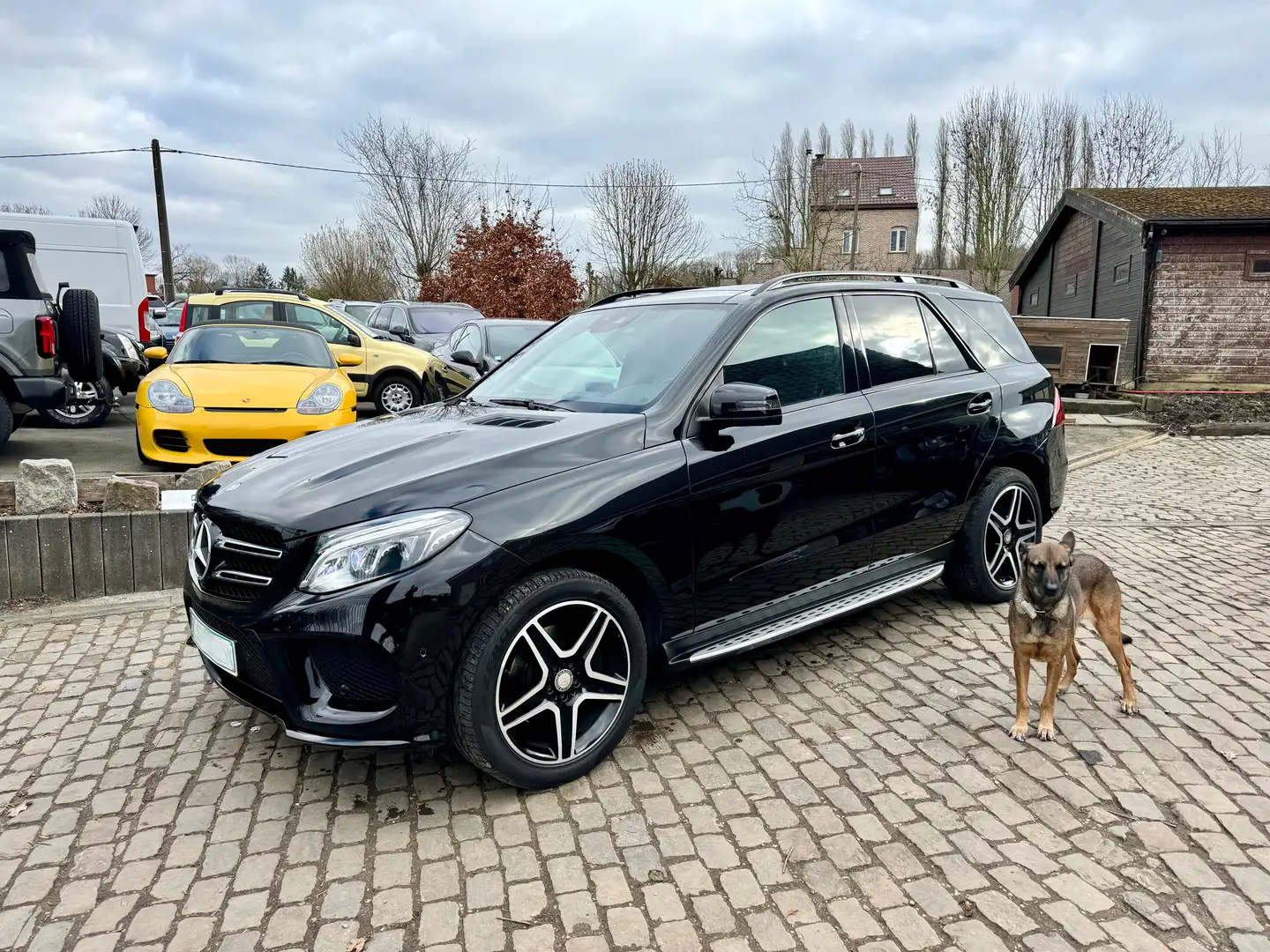 Mercedes-Benz GLE 350 4 Matic d AMG pack Toit pano et historique complet Zwart - 2