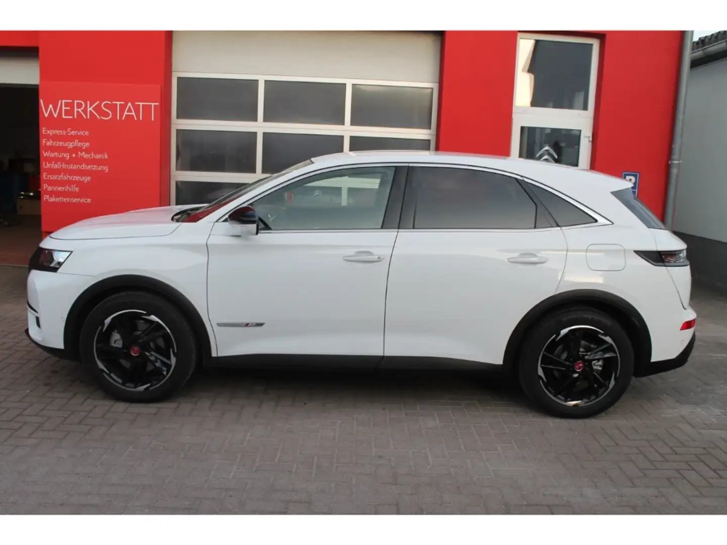 DS Automobiles DS 7 Hybrid4x4 300 PerfLine eSitz Kamera Navi eHk Blanc - 2