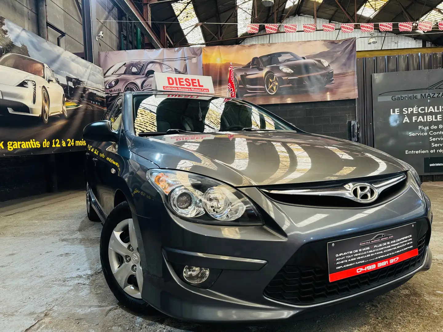 Hyundai i30 SW 1.6 CRDi U2 Comfort ISG Stop siva - 2