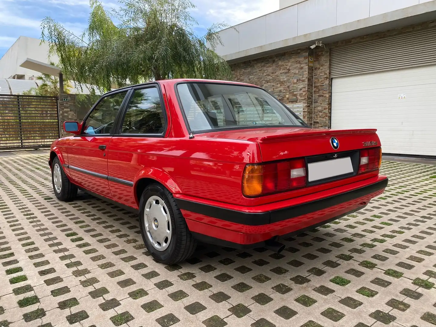 BMW 318 i Rouge - 2