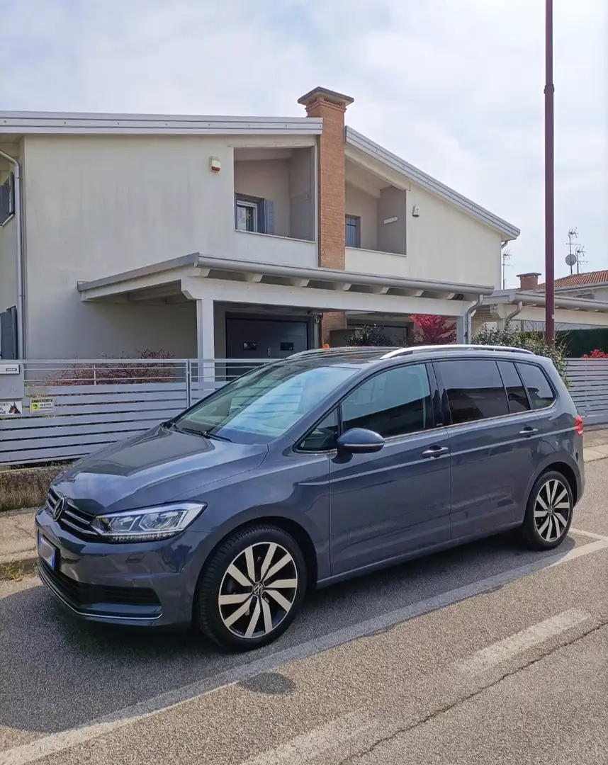 Volkswagen Touran 2.0 tdi Highline - 1