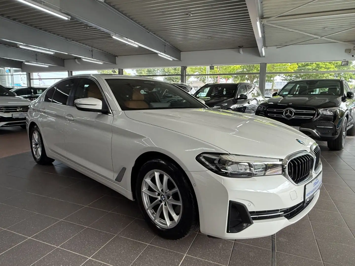 BMW 520 d Lim. AMB+DAP+Dakota+HaKa+GSD+HuD+Memory Bianco - 2