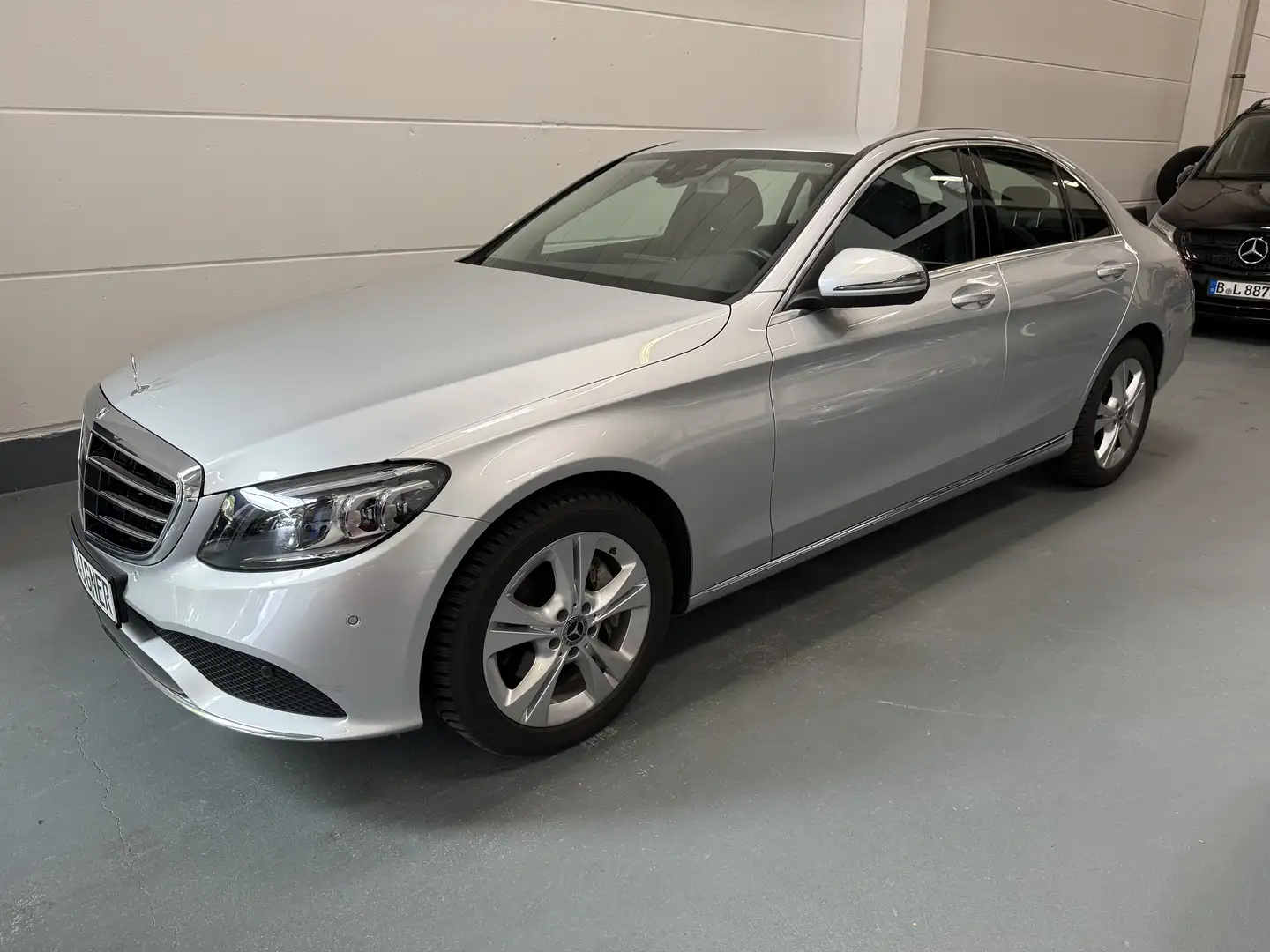 Mercedes-Benz C 300 d Navi*LED*Head-Up*Distronic*Carplay*AHK*Kamera Silber - 1