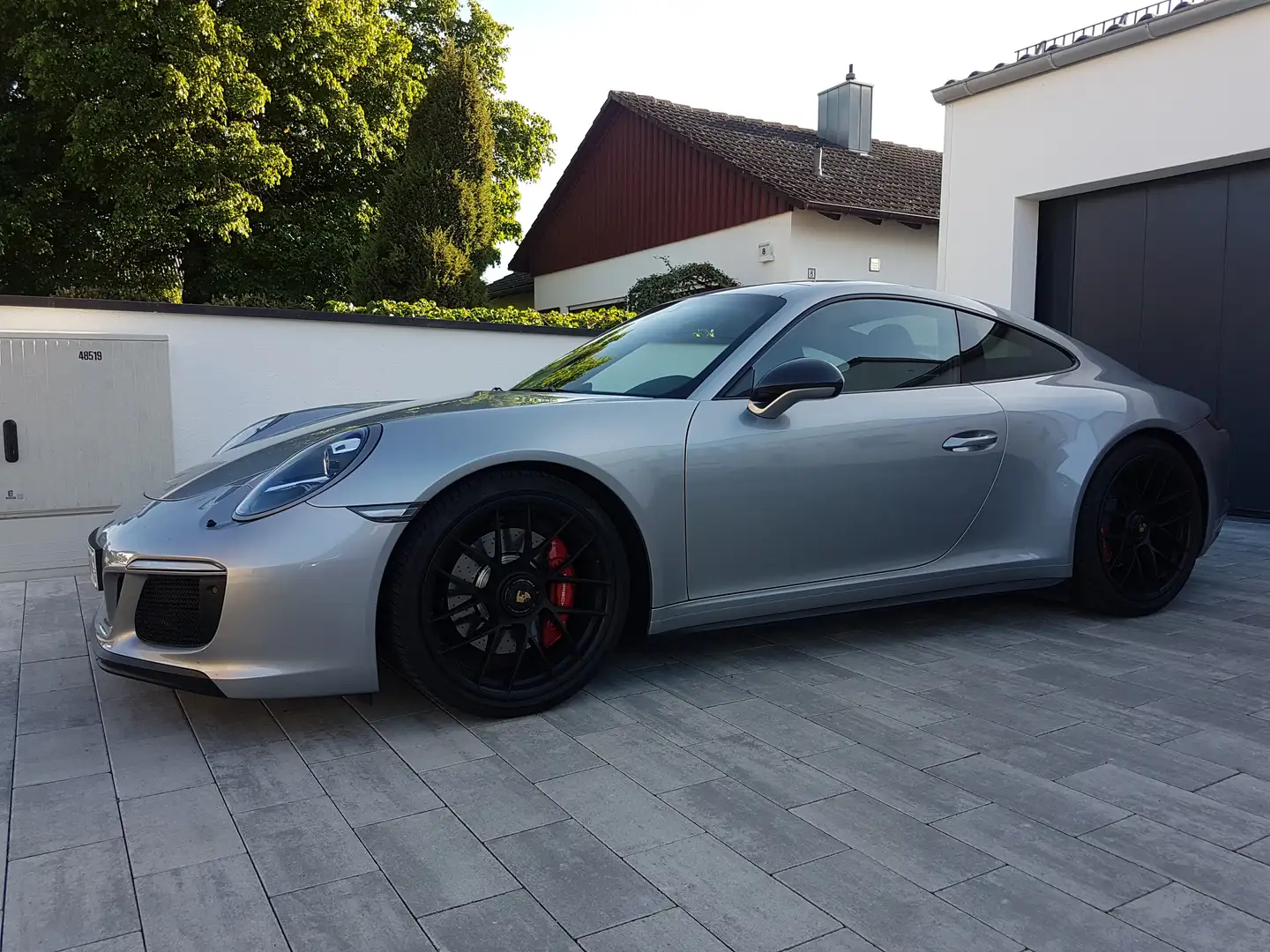 Porsche 991 911 Coupe GTS, PDK,Vollleder,Carbon,Lift,OPF Stříbrná - 1