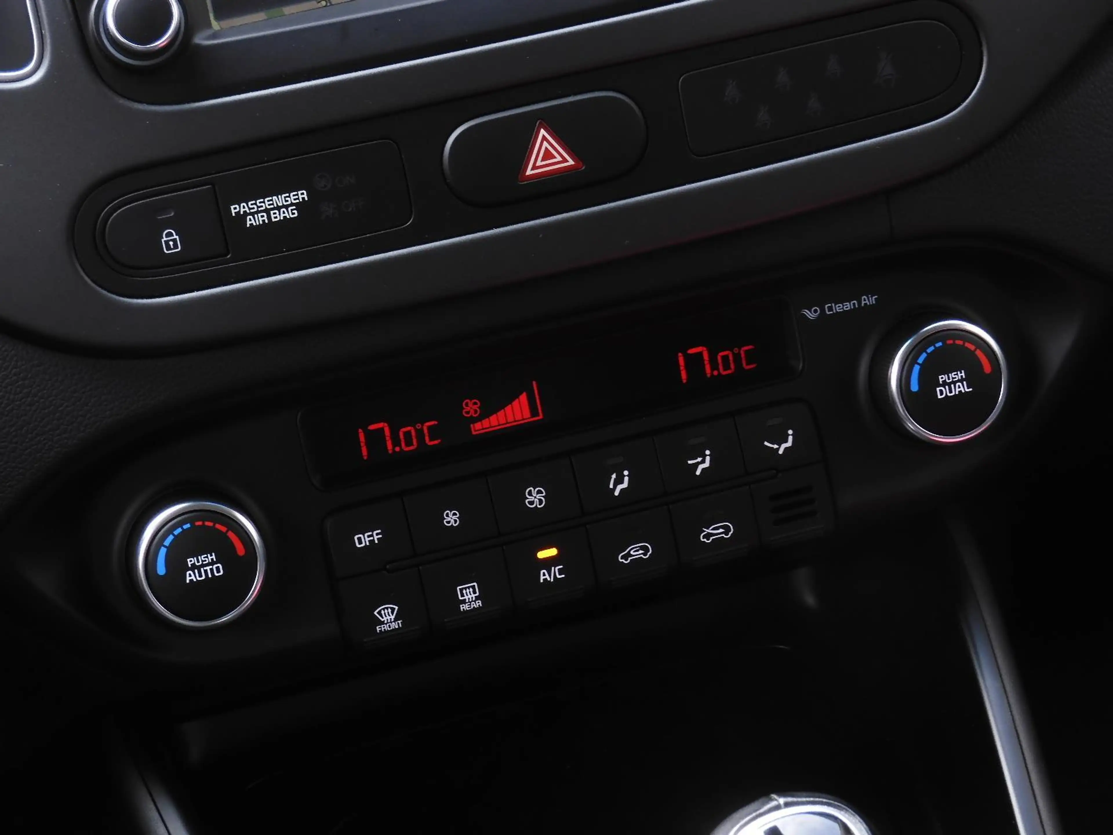 Kia Carens 1.6GDi PLUS PACK/ 7-PERSOONS/ TREKHAAK/ ALL-SEASON — photo 13