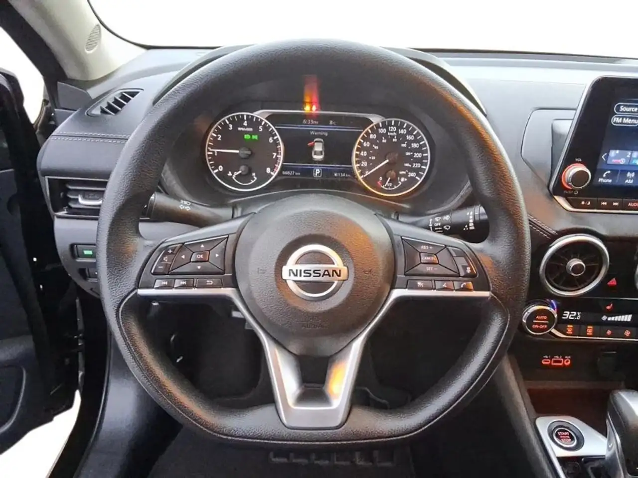 Nissan Sentra снимка Nissan Sentra