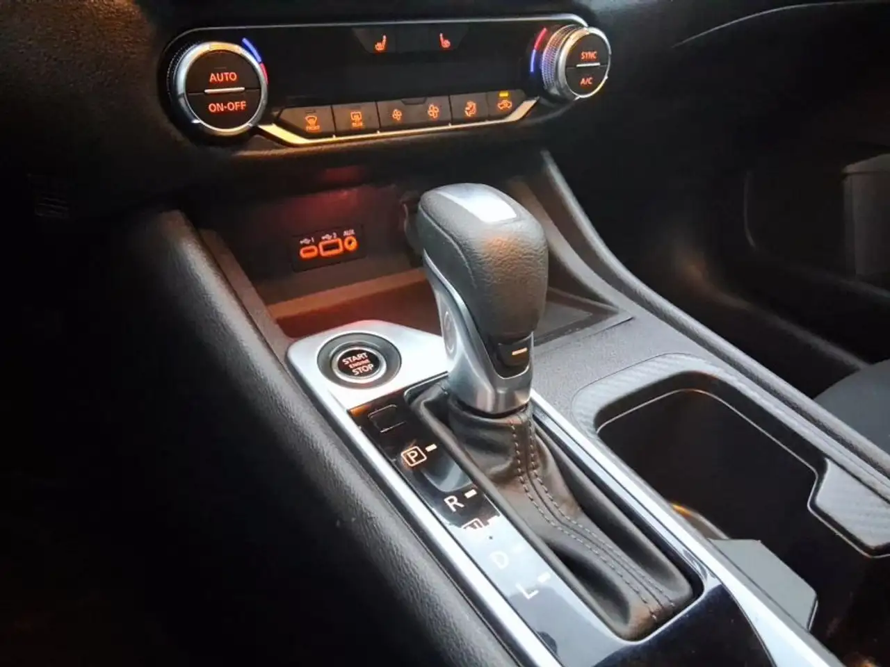 Nissan Sentra снимка Nissan Sentra