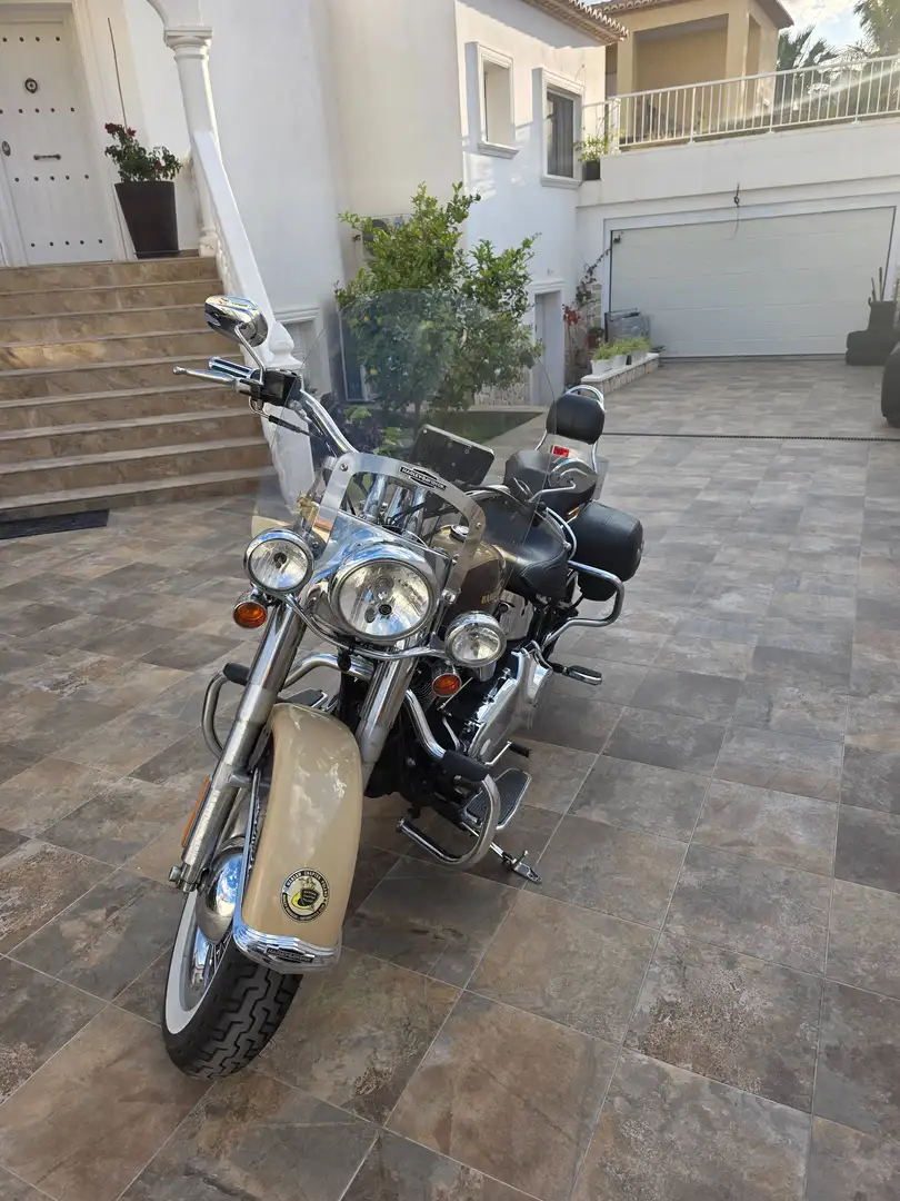 Harley-Davidson Softail Deluxe - 1