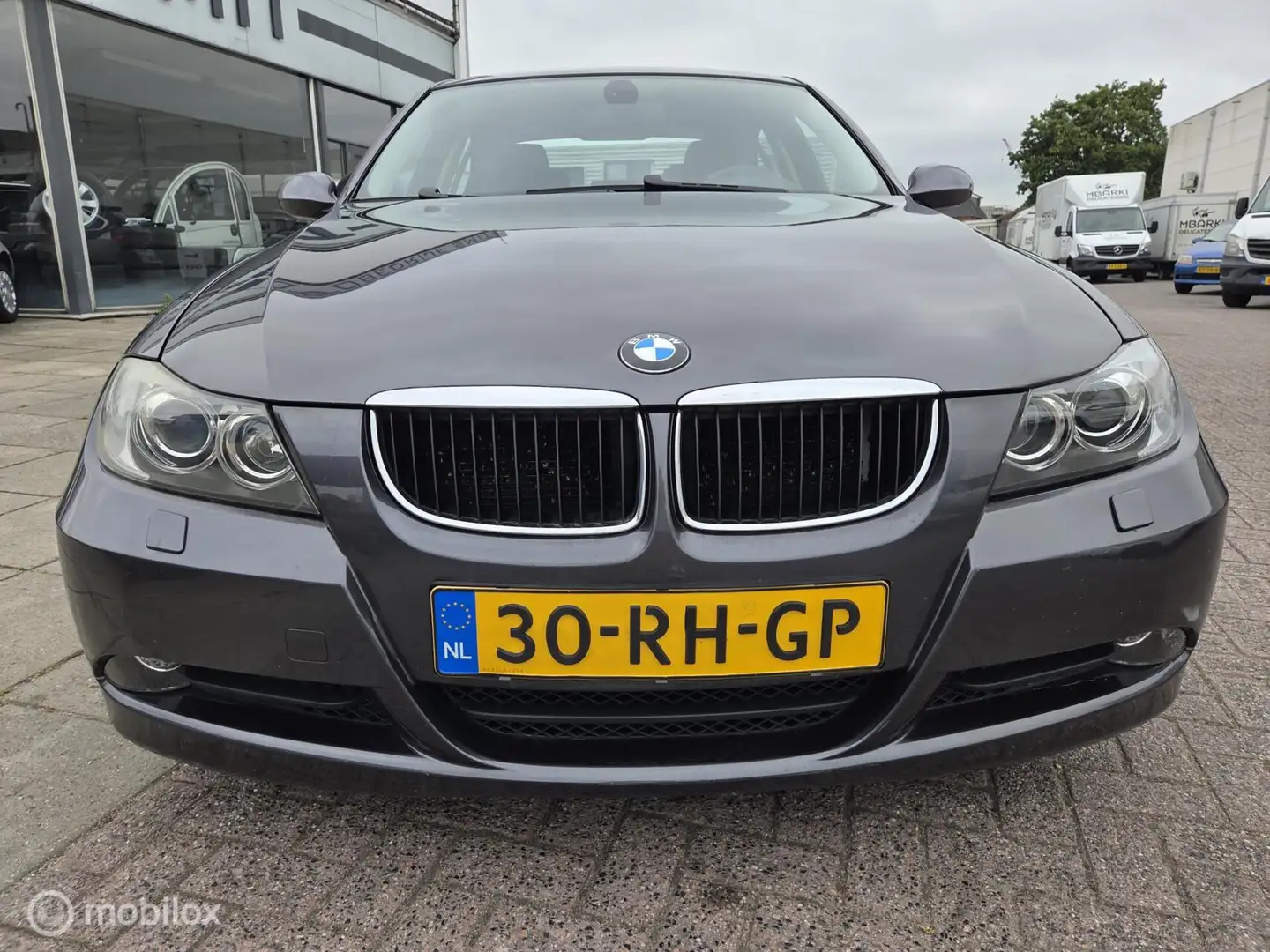 BMW 320 3-serie 320i Dynamic Executive Aut/Xenon/PDC/CC/NL Grijs - 2