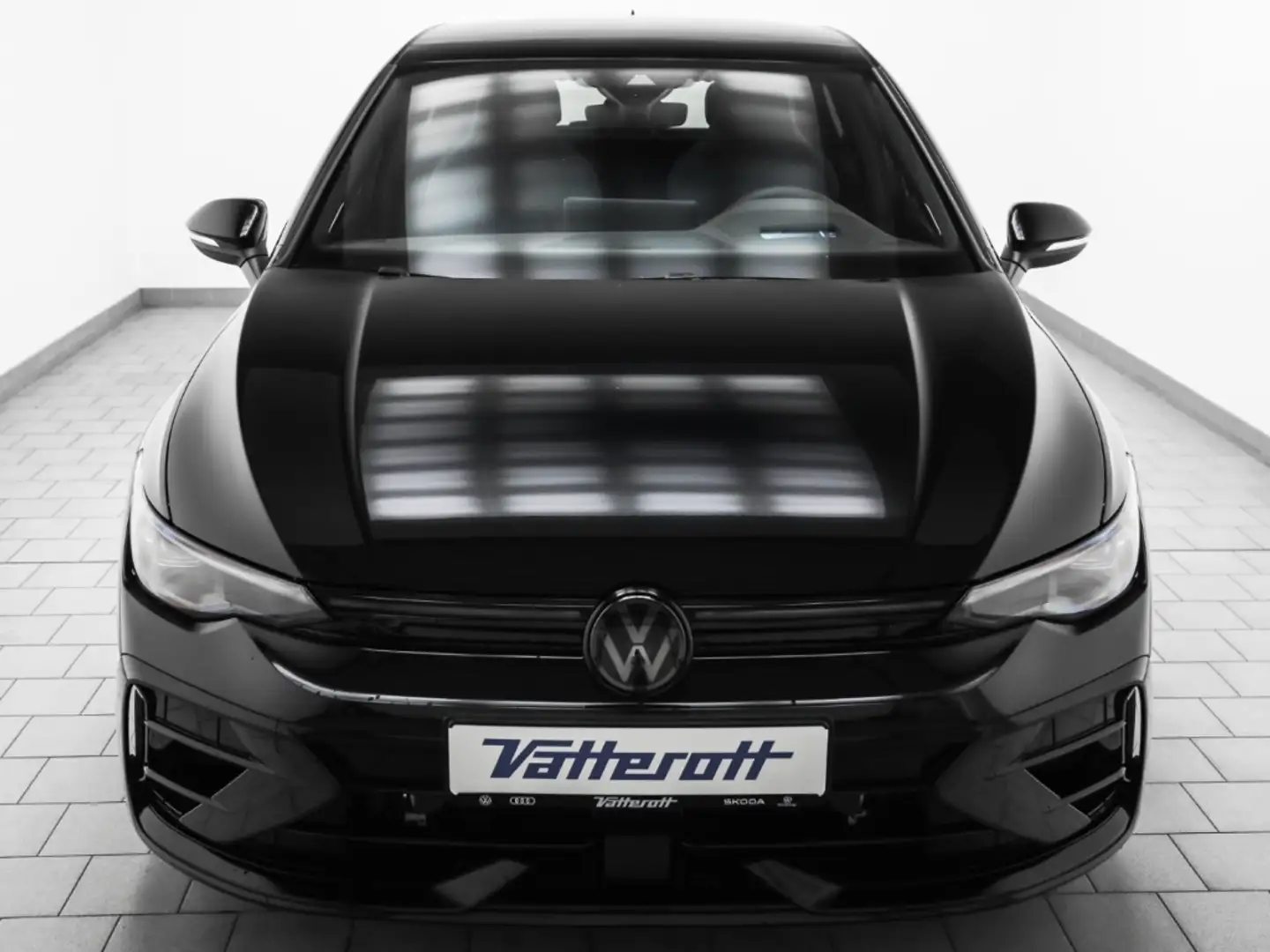 Volkswagen Golf R 2.0 TSI 4M Black Edition Navi Pano IQ.Light Schwarz - 2
