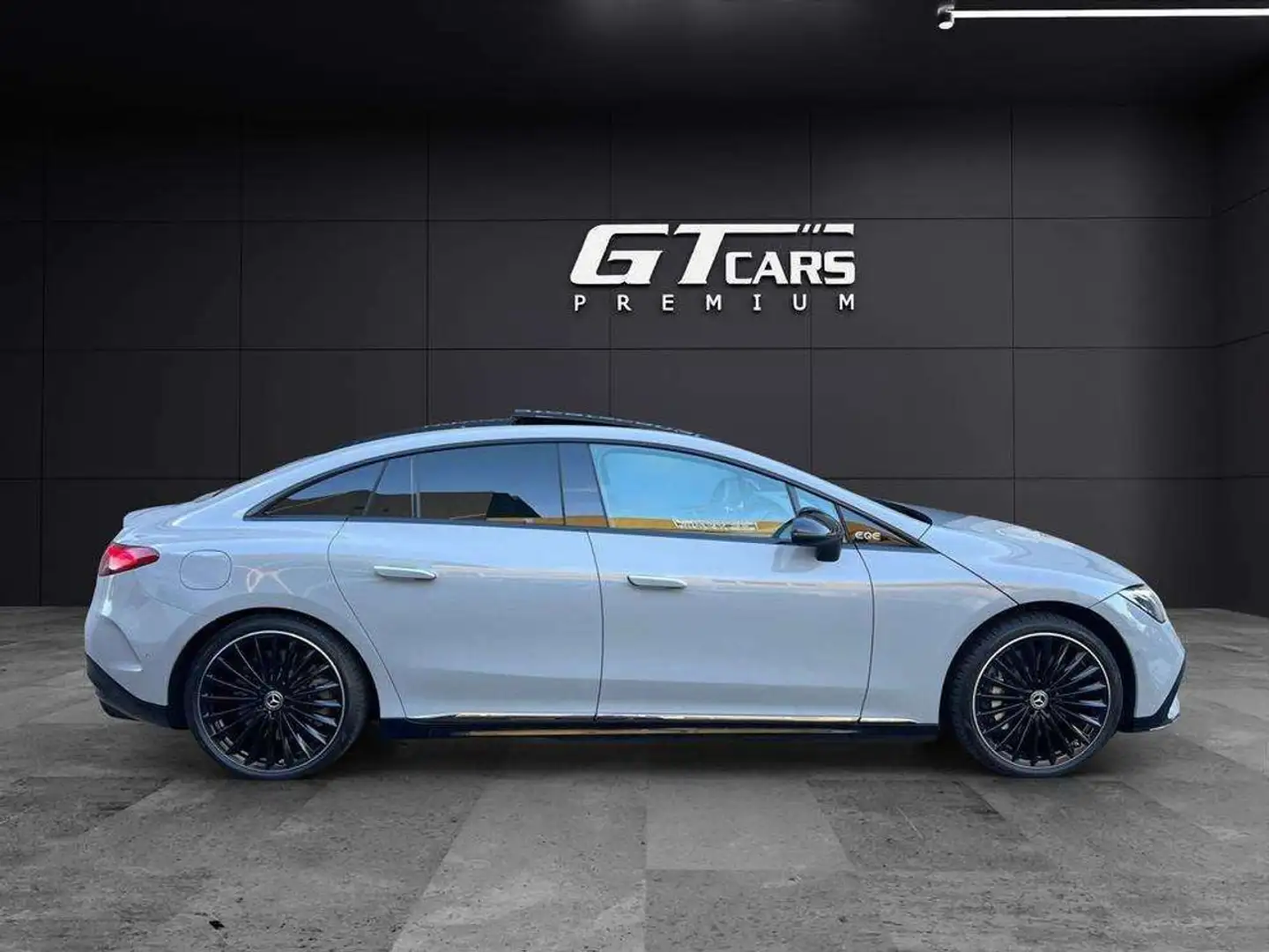 Mercedes-Benz EQE 53 350 AMG Gris - 2