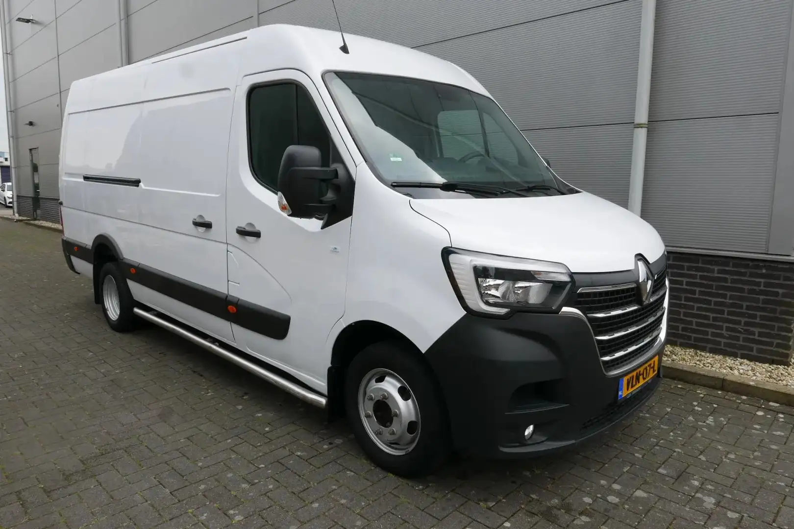 Renault Master T35 2.3 dCi 165 L3H3 DL Energy Comfort Weiß - 1