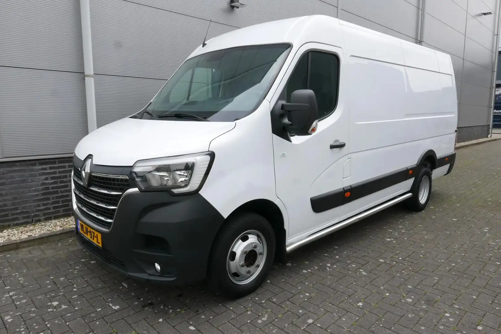 Renault Master T35 2.3 dCi 165 L3H3 DL Energy Comfort Weiß - 2