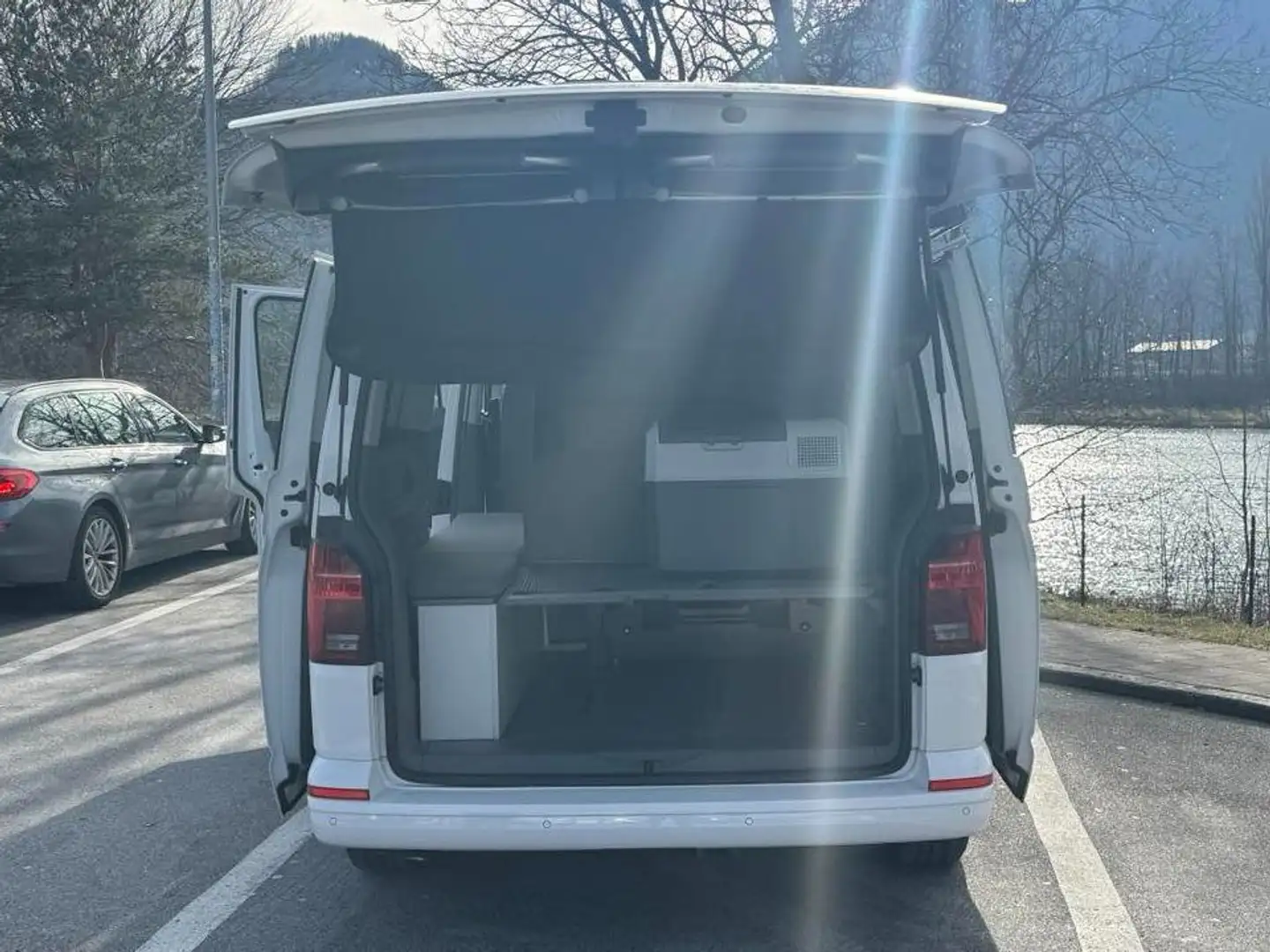 Volkswagen T6.1 California Beach Weiß - 2