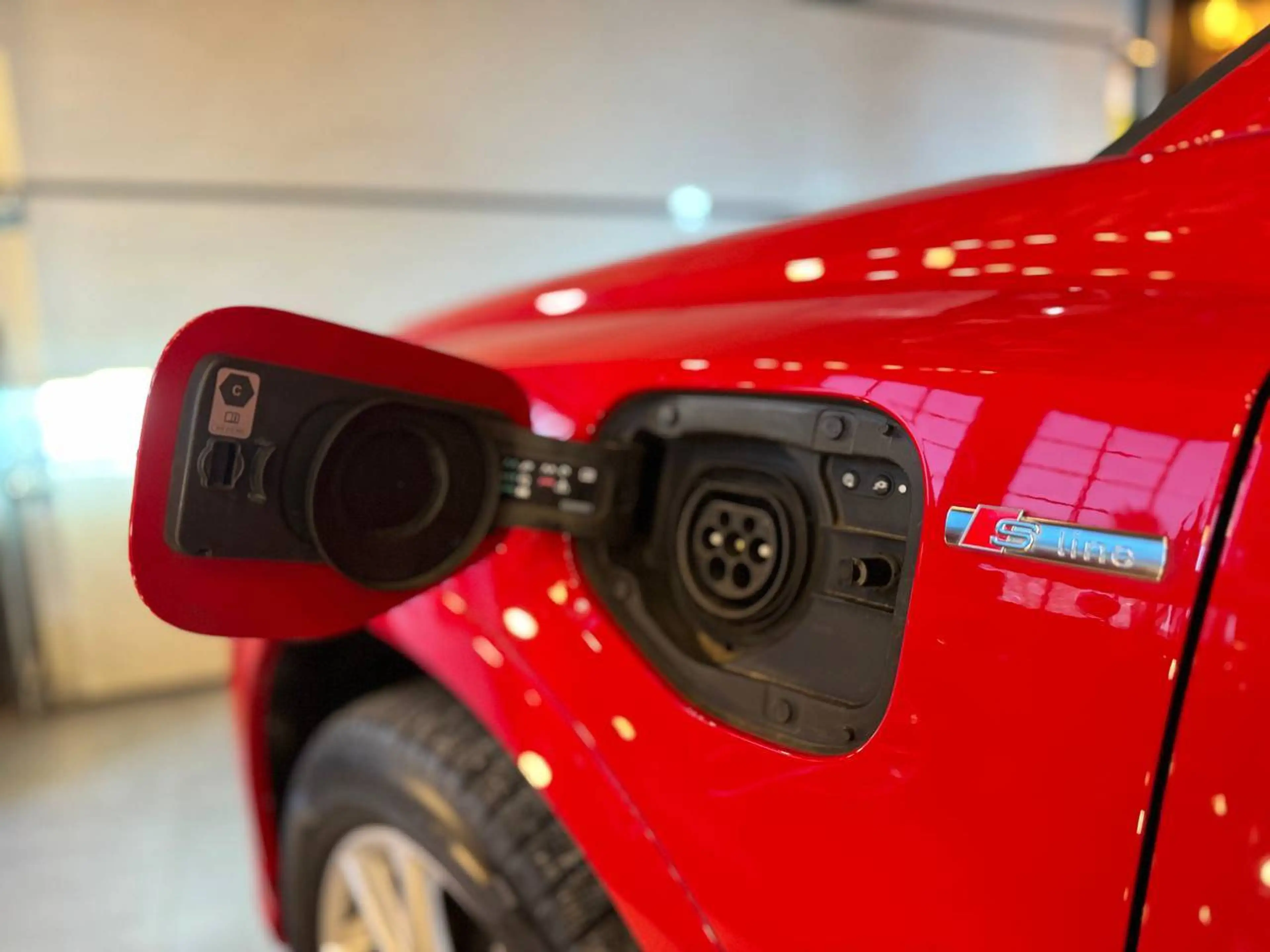 Audi Q3 Q3 PHEV 45 TFSIe S line S tronic (180 kW) *1er Prop+carnet Audi** — photo 5
