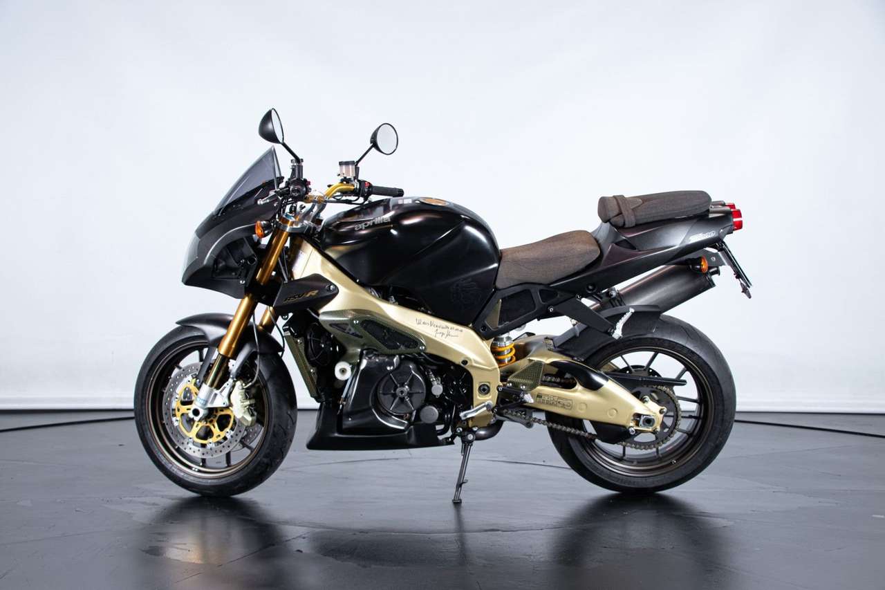 Aprilia RSV 1000 R TUONO