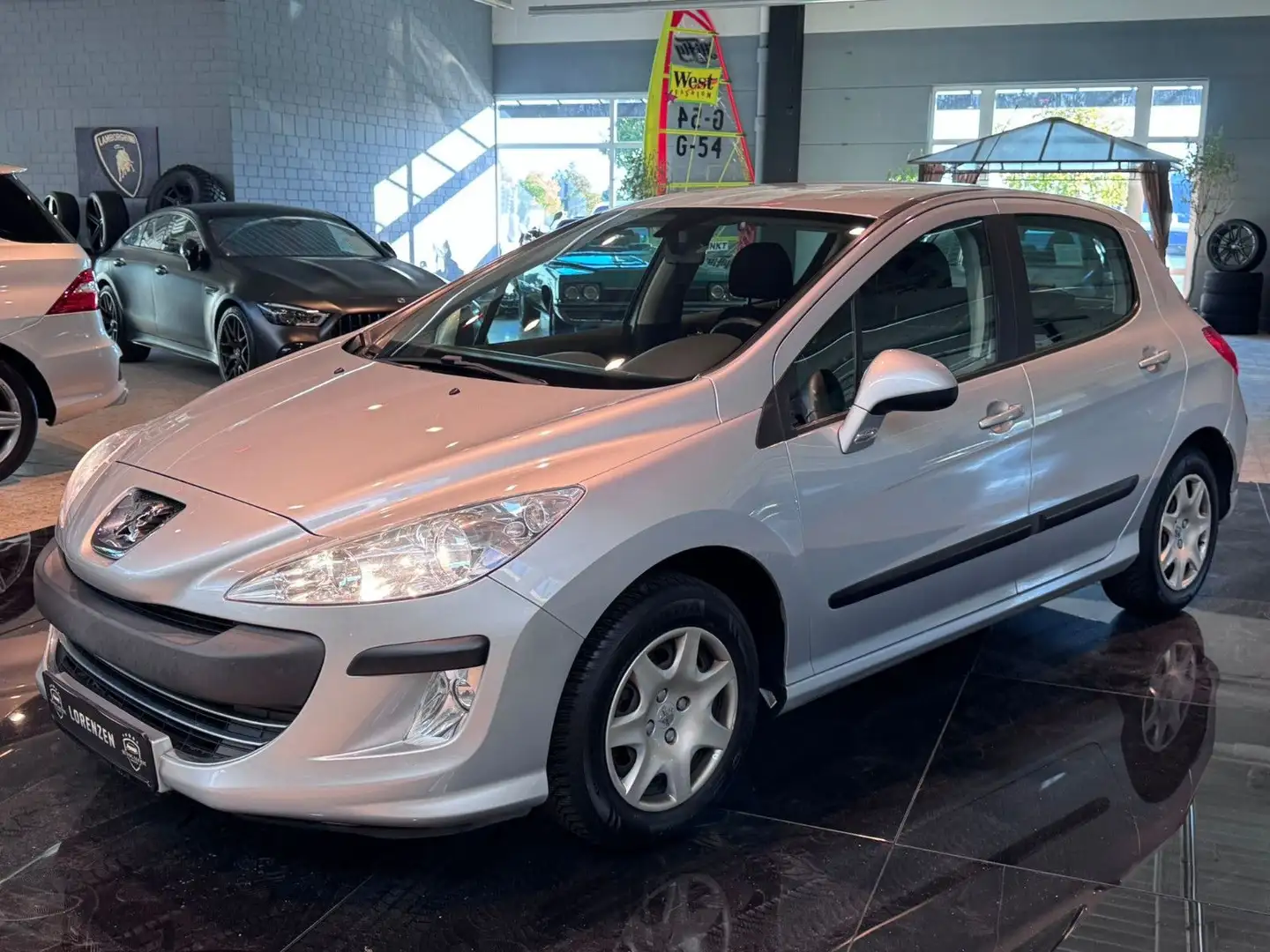 Peugeot 308 Tendance Klima Audio HU-08/2026 3.Hand Silber - 1