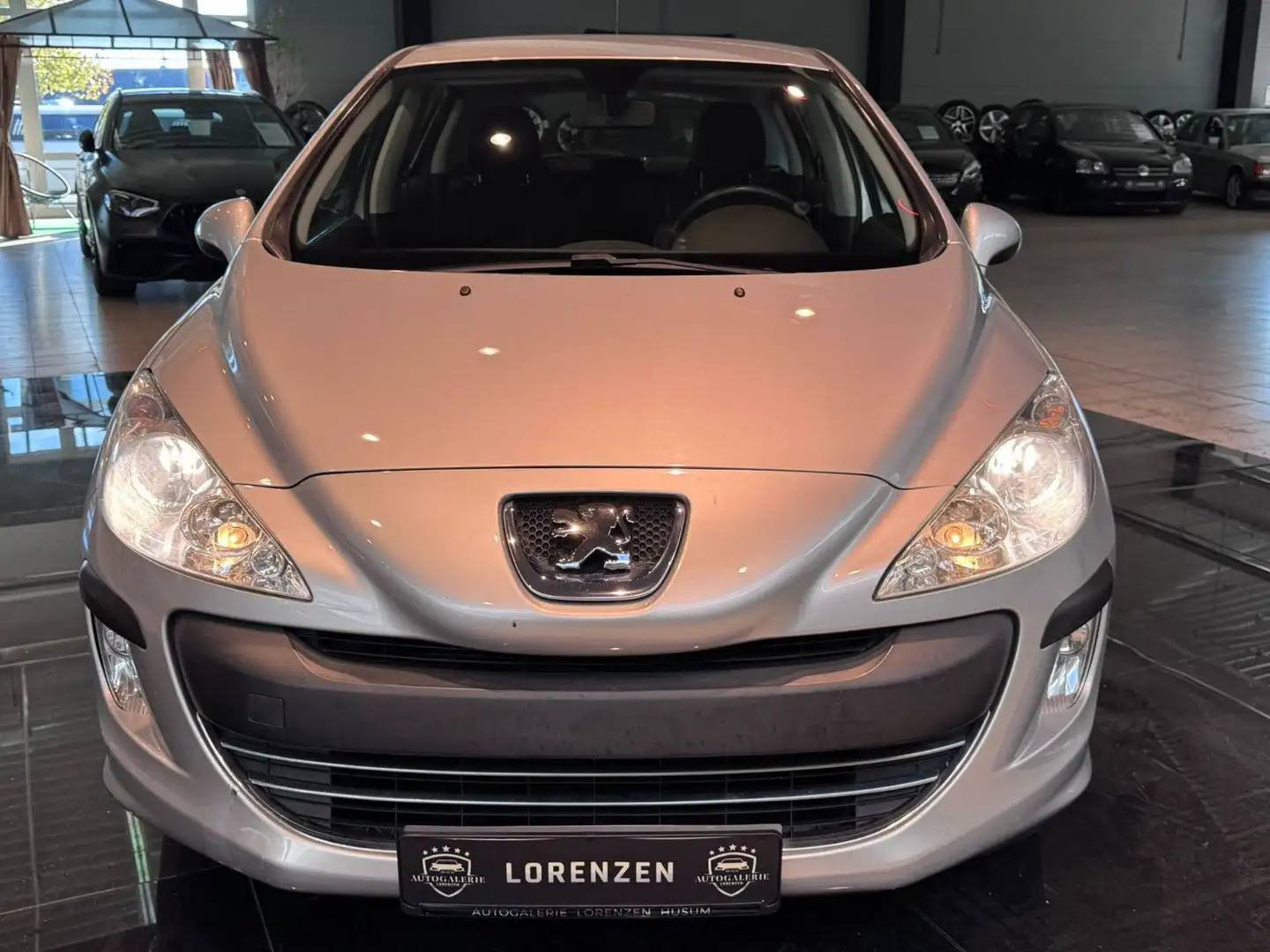 Peugeot 308 Tendance Klima Audio HU-08/2026 3.Hand Silber - 2