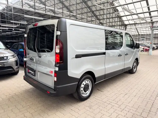 Nissan Primastar view 5
