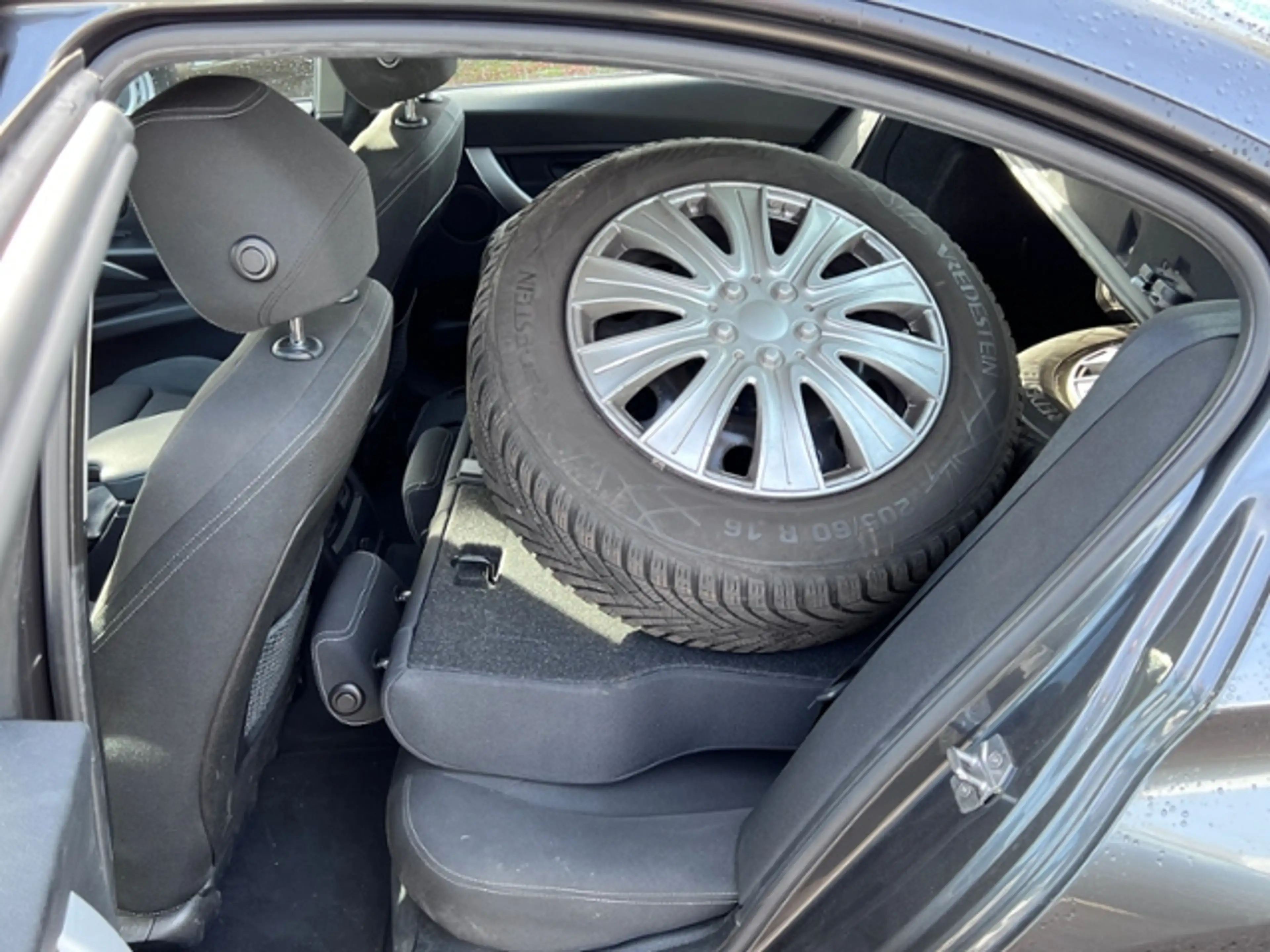 BMW 318 d Sport Line Xenon 2xPDC Sportsitz Navi Tempomat — photo 15
