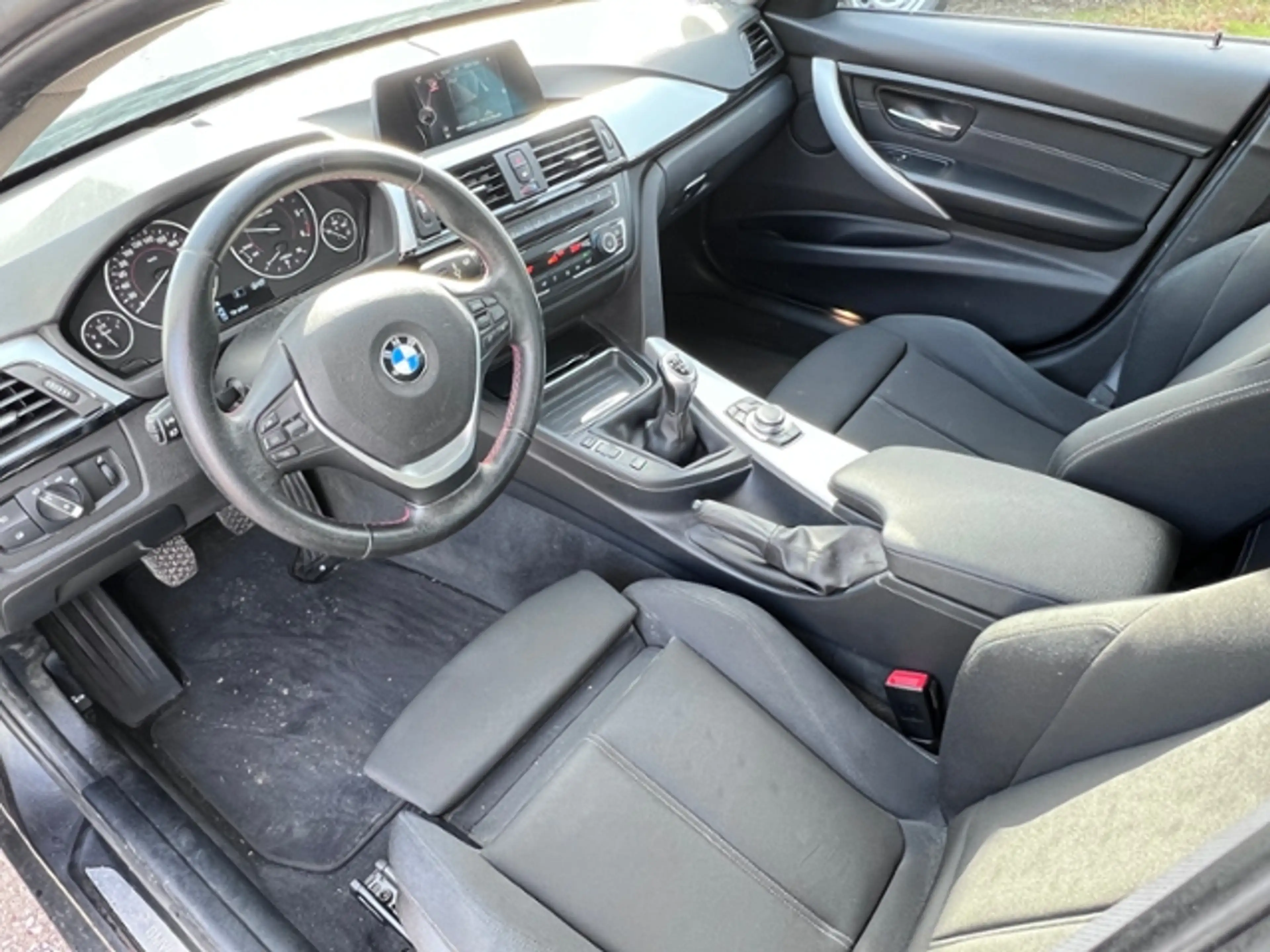 BMW 318 d Sport Line Xenon 2xPDC Sportsitz Navi Tempomat — photo 5