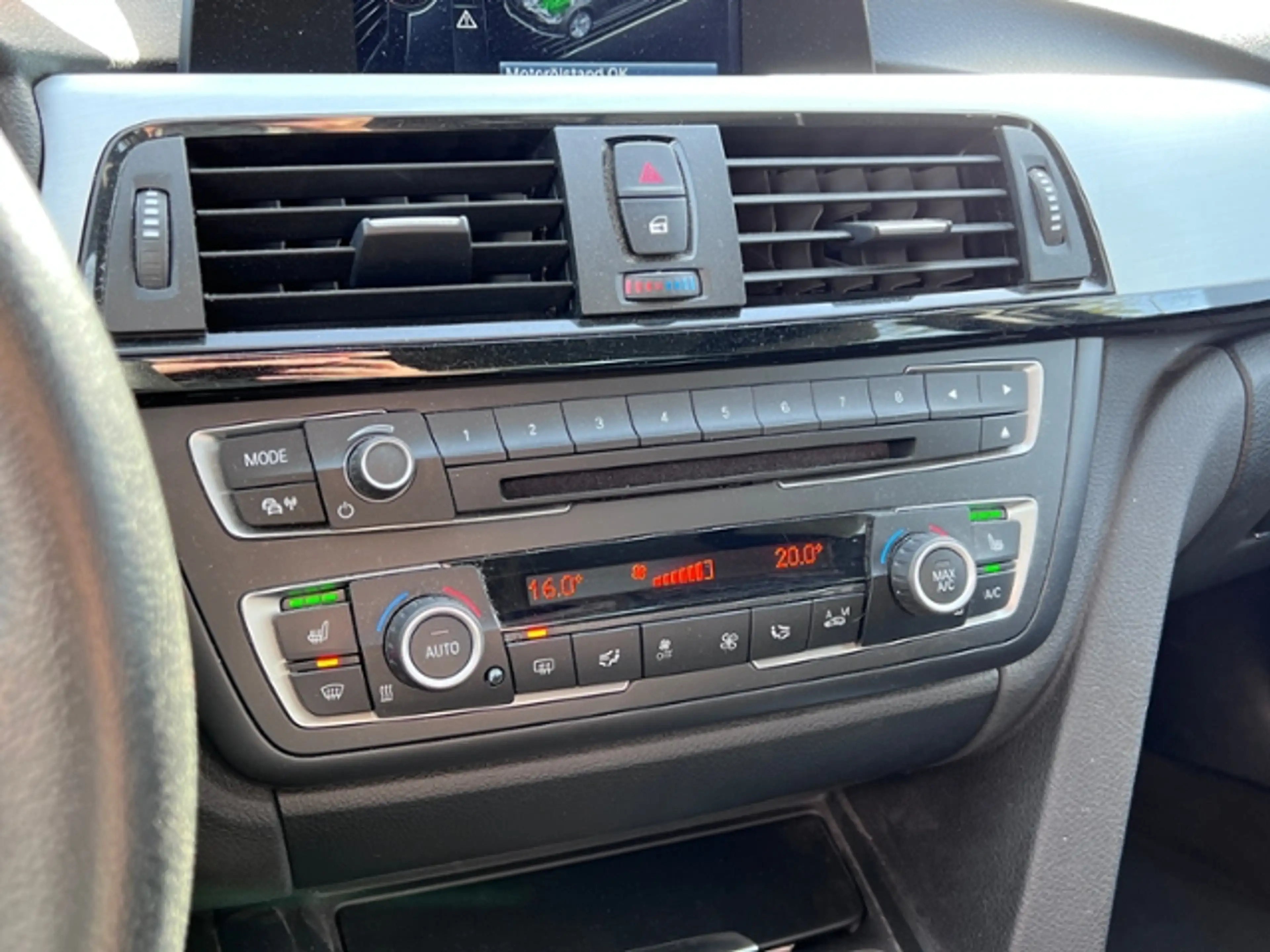 BMW 318 d Sport Line Xenon 2xPDC Sportsitz Navi Tempomat — photo 11