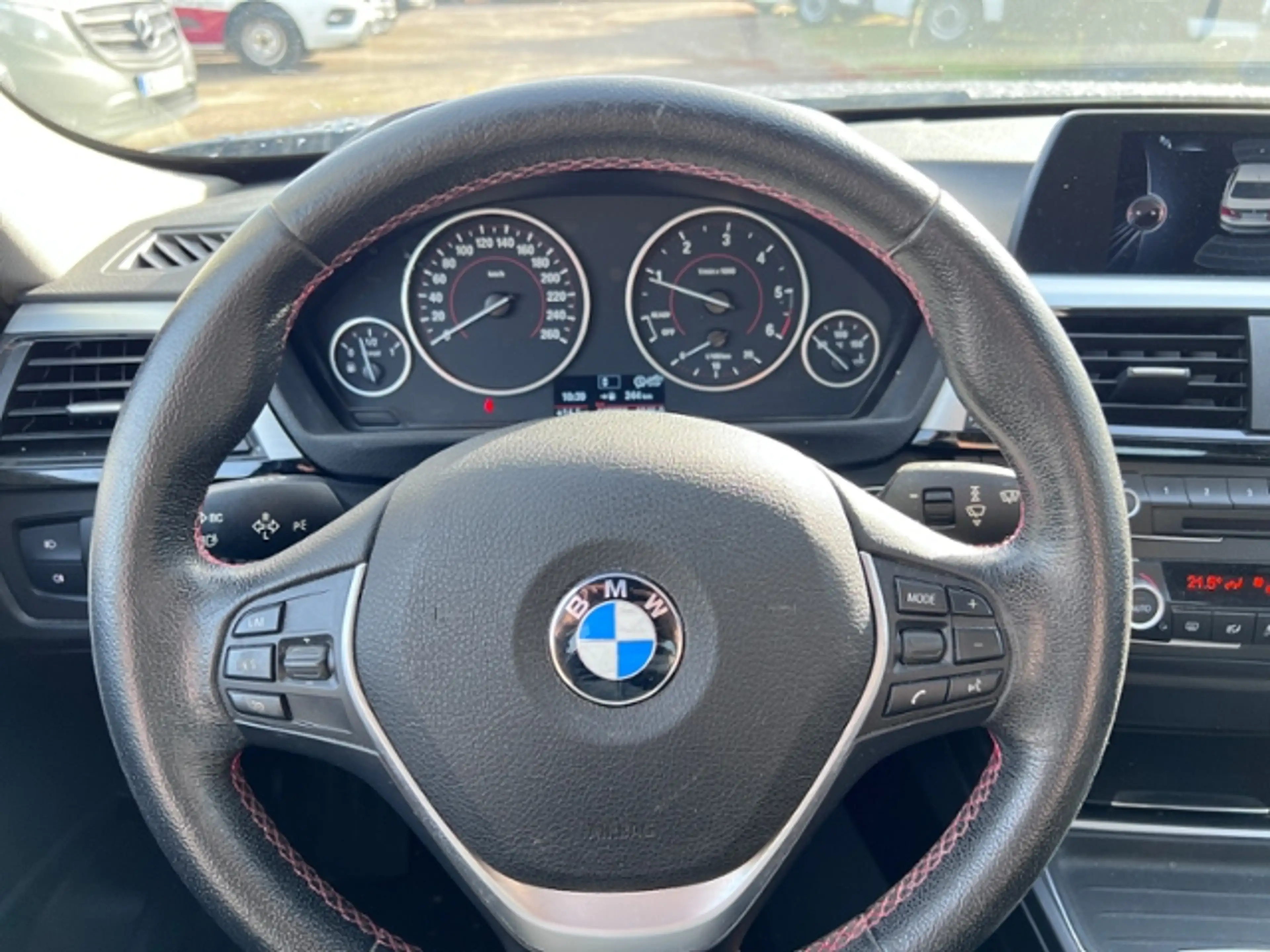 BMW 318 d Sport Line Xenon 2xPDC Sportsitz Navi Tempomat — photo 7