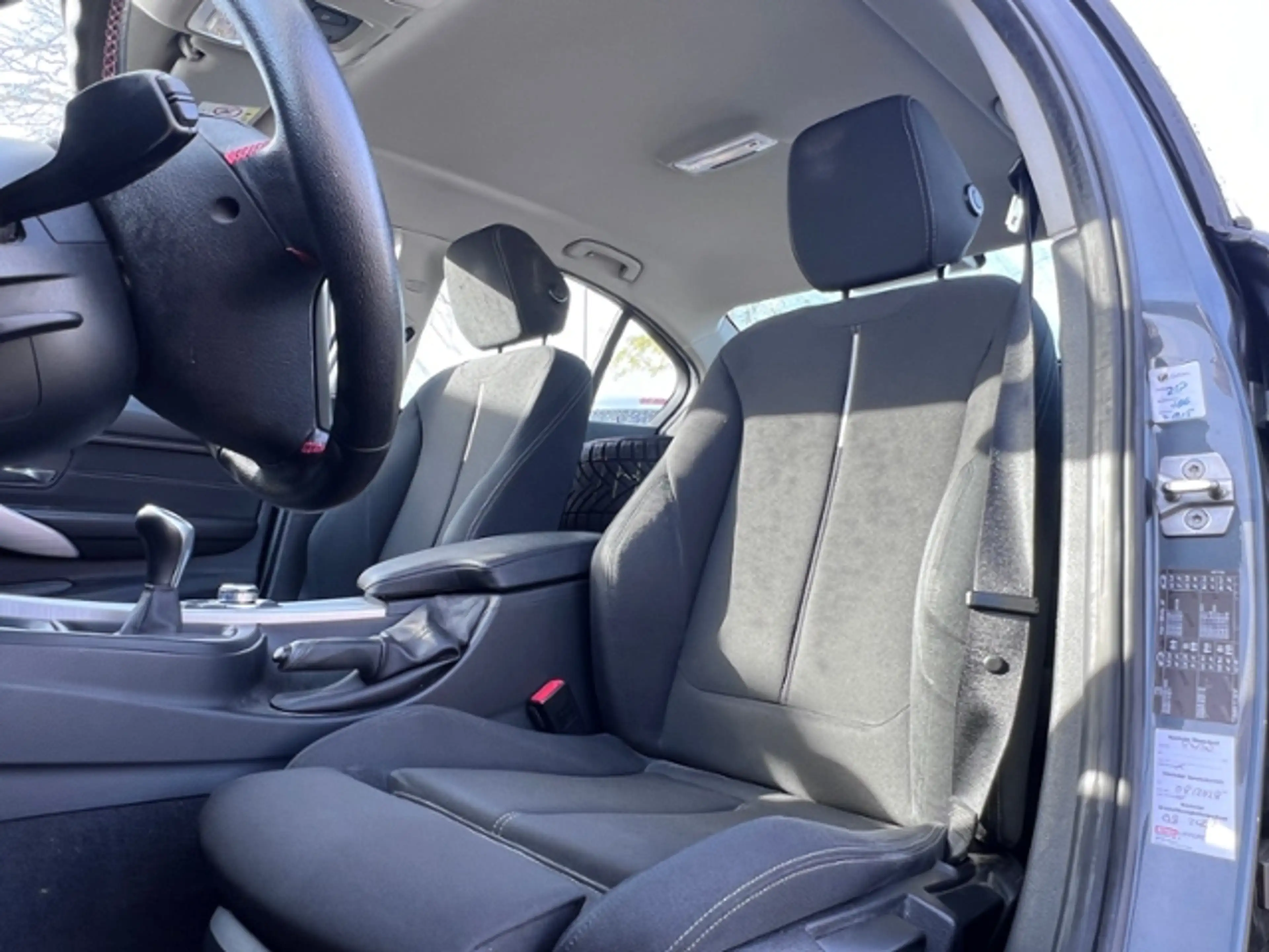 BMW 318 d Sport Line Xenon 2xPDC Sportsitz Navi Tempomat — photo 6