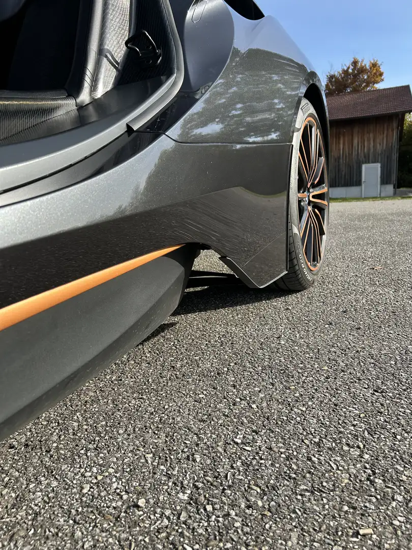 BMW i8 Roadster 1 of 200 Sophisto Edition - 2