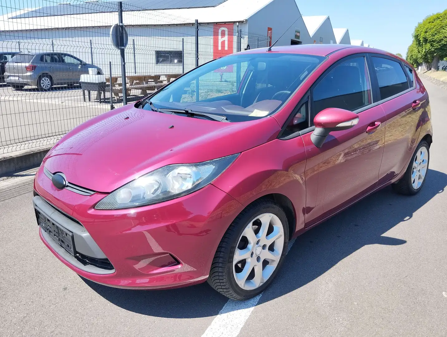 Ford Fiesta 1.6 TDCi Trend Airco eur5 Pret a immatr. Mauve - 1
