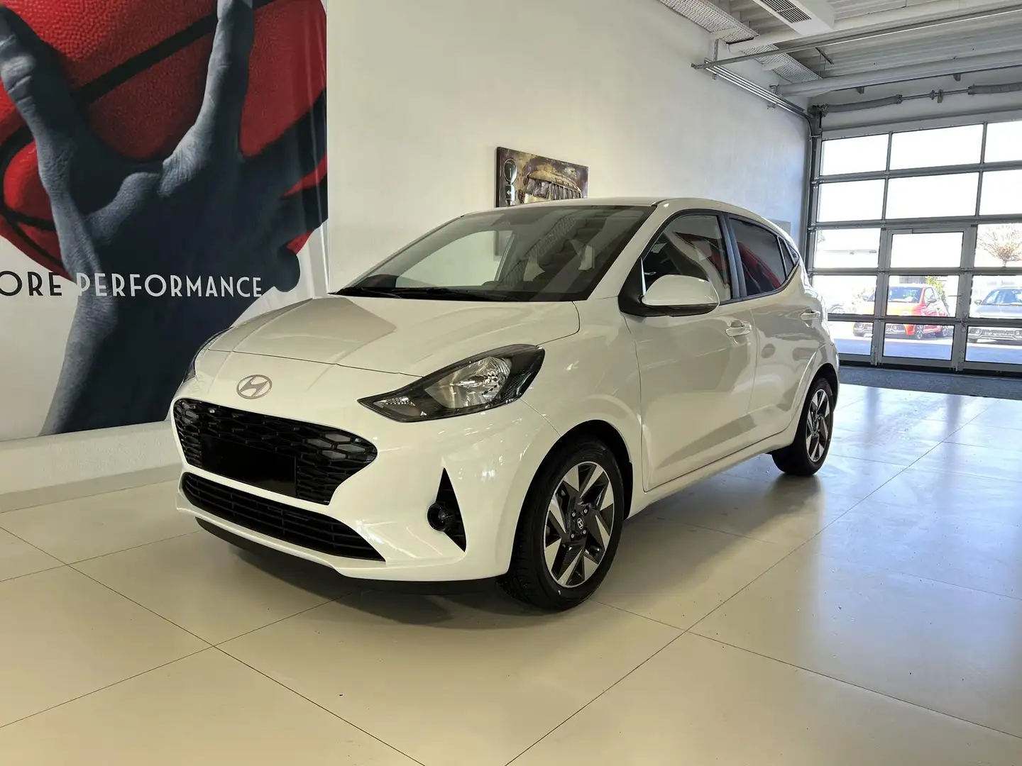 Hyundai i10 i10 GO! Plus 1,2 MT 5 Jahre Herstellergarantie White - 1