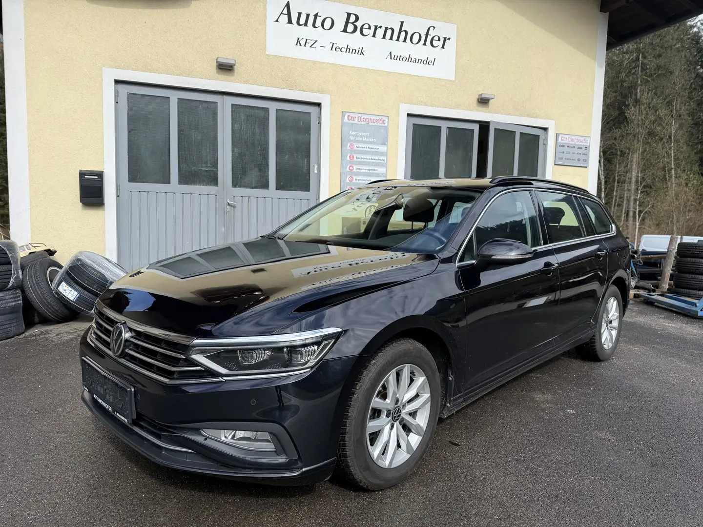 Volkswagen Passat Variant Business AHK Matrix PDC MFL DAB+ Schwarz - 1