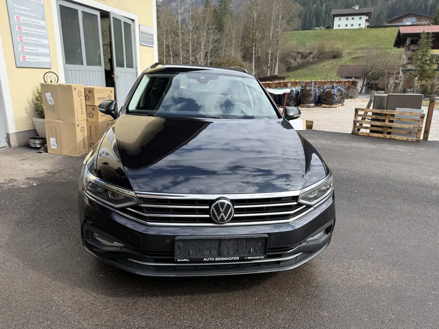 Volkswagen Passat Variant Business AHK Matrix PDC MFL DAB+ Schwarz - 2