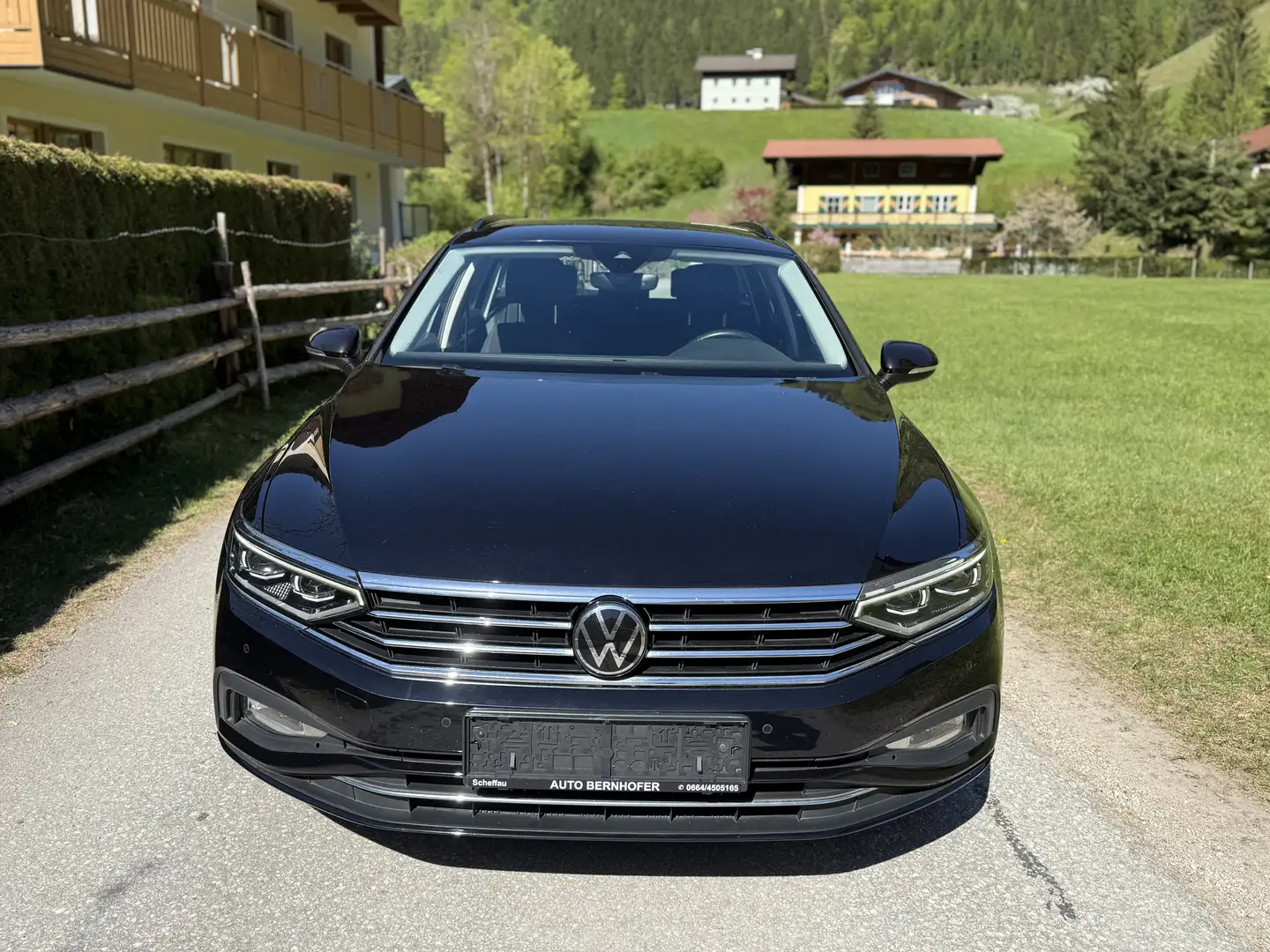 Volkswagen Passat Variant Business AHK Matrix PDC MFL DAB+ Schwarz - 2
