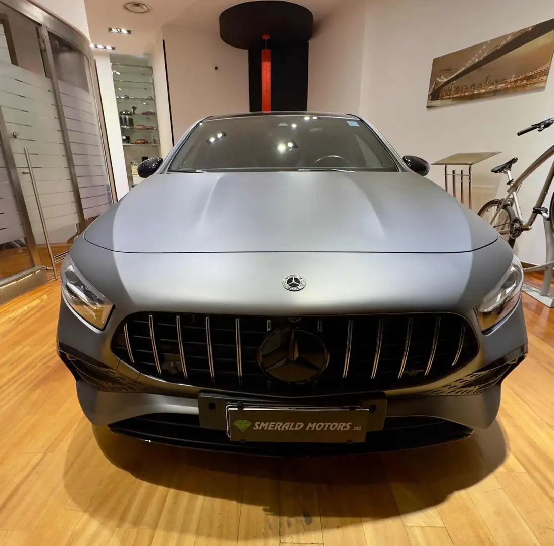 Mercedes-Benz A 35 AMG 4Matic Grau - 2